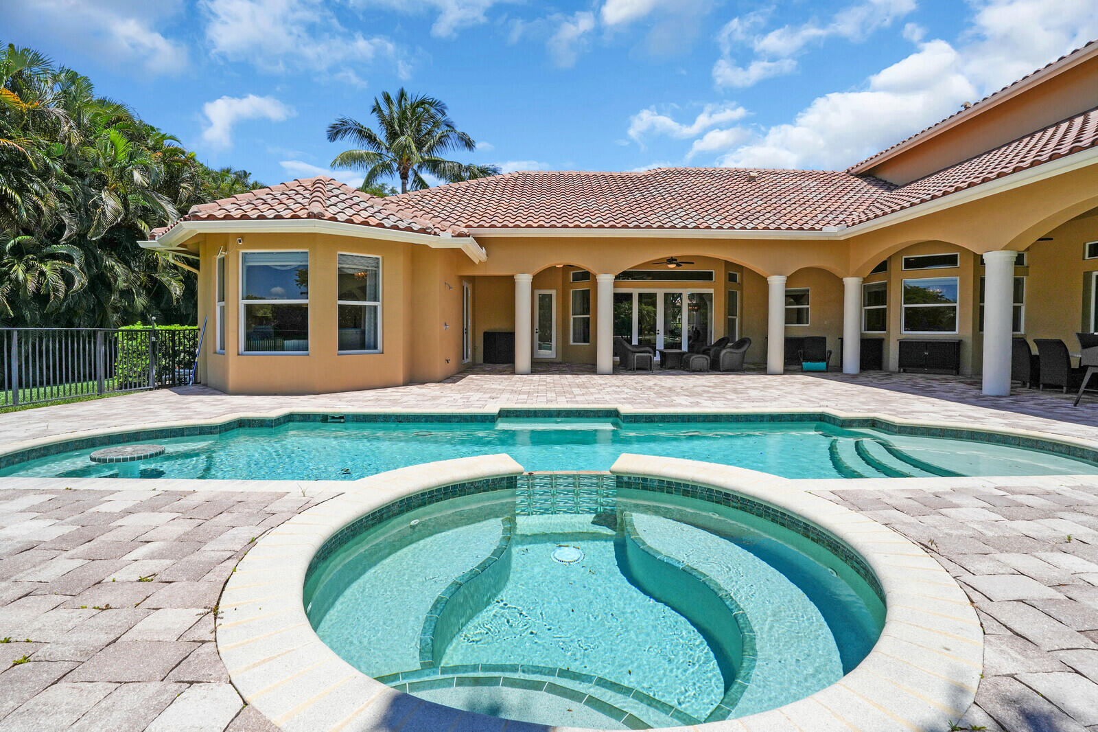 8380 Woodsmuir Drive