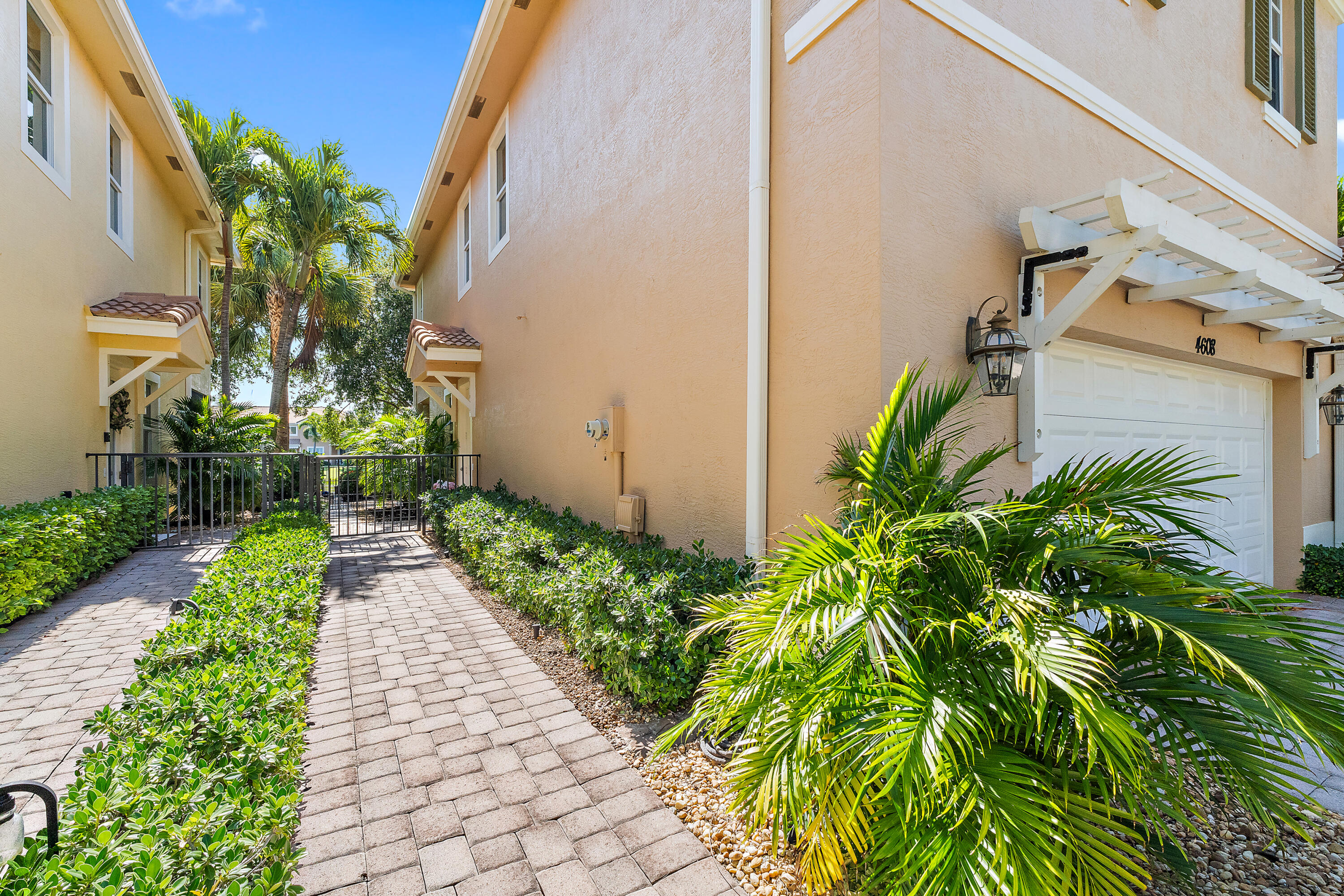 4608 Cadiz Circle