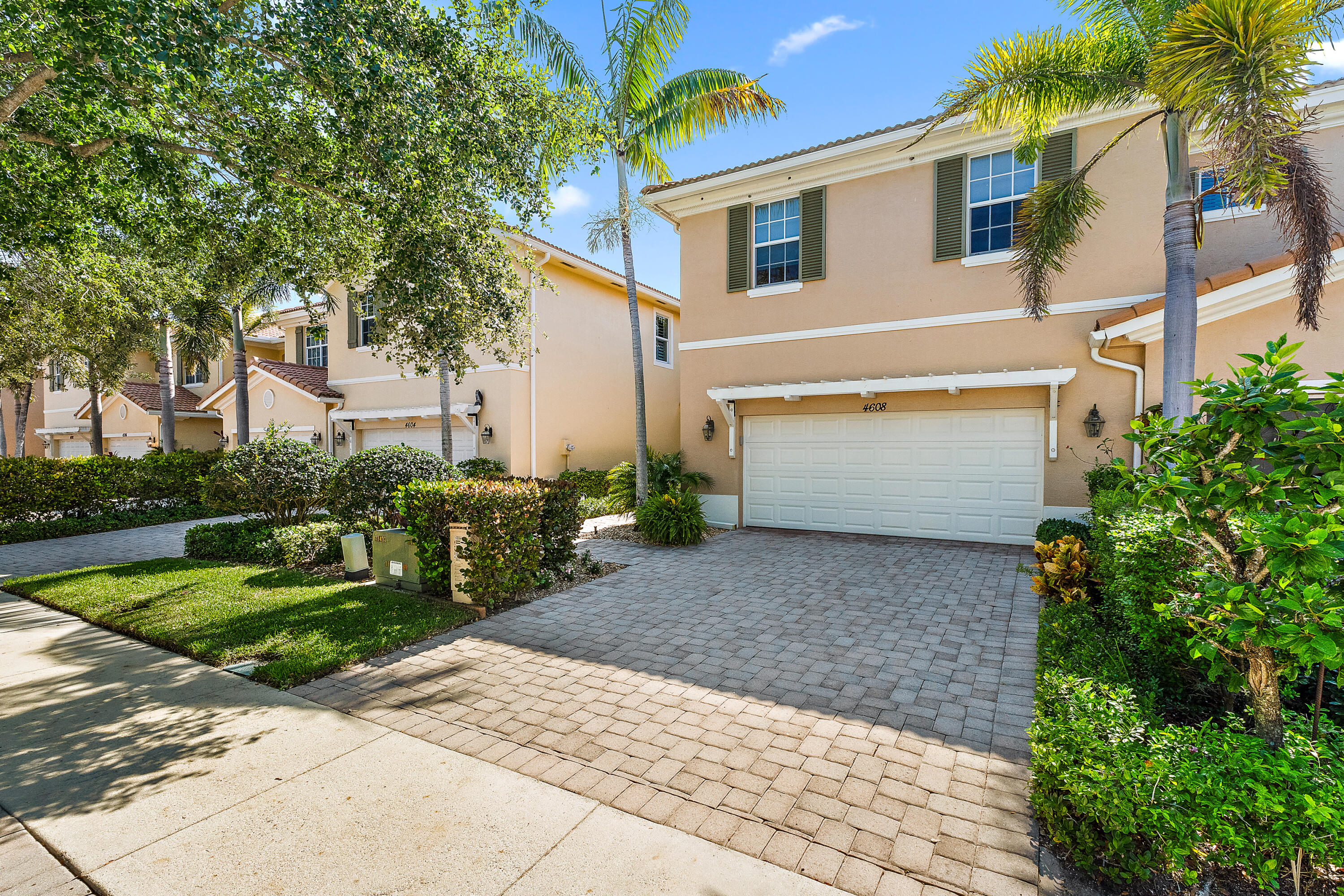 4608 Cadiz Circle
