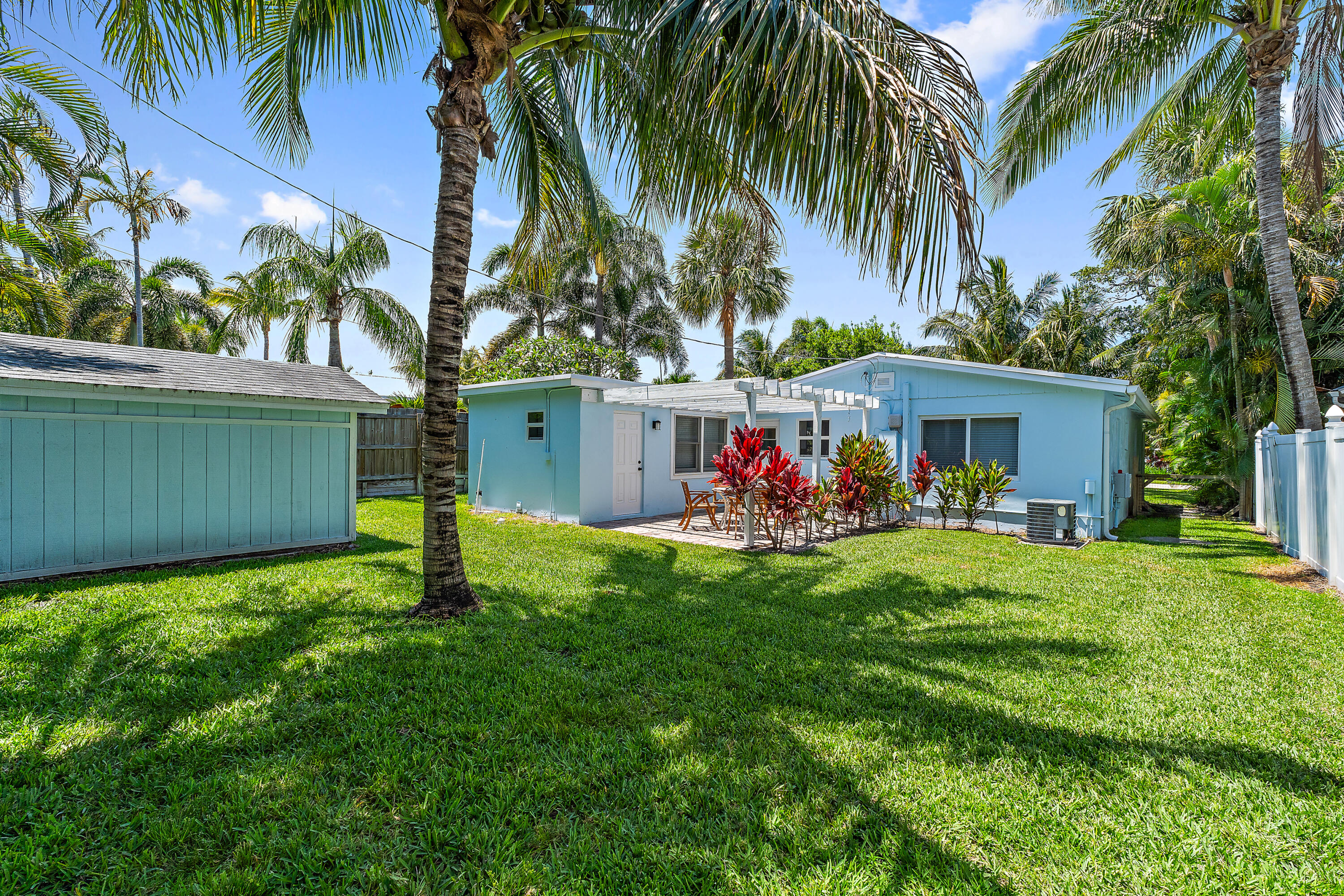 3414 Harbor Road S