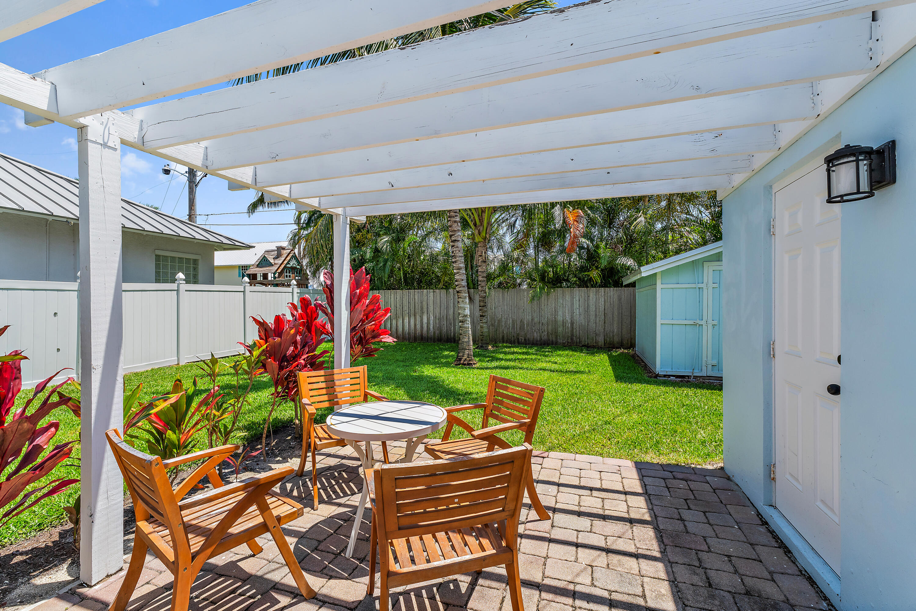 3414 Harbor Road S