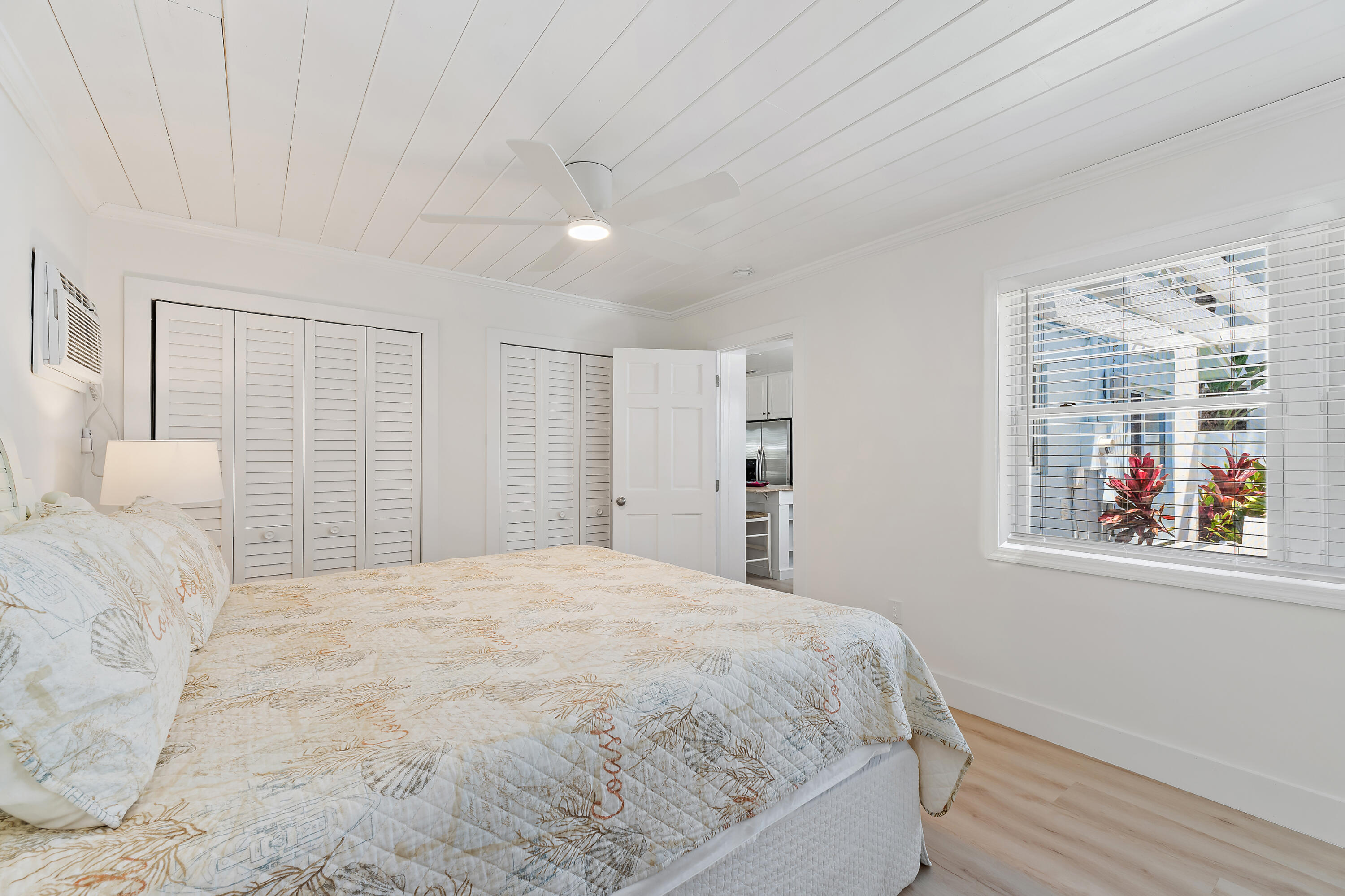3414 Harbor Road S