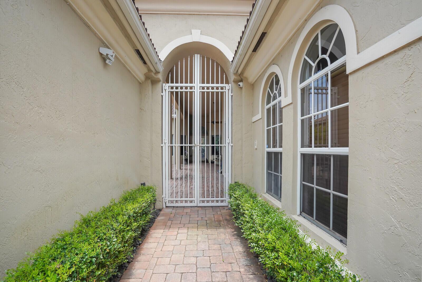 6468 Polo Pointe Way