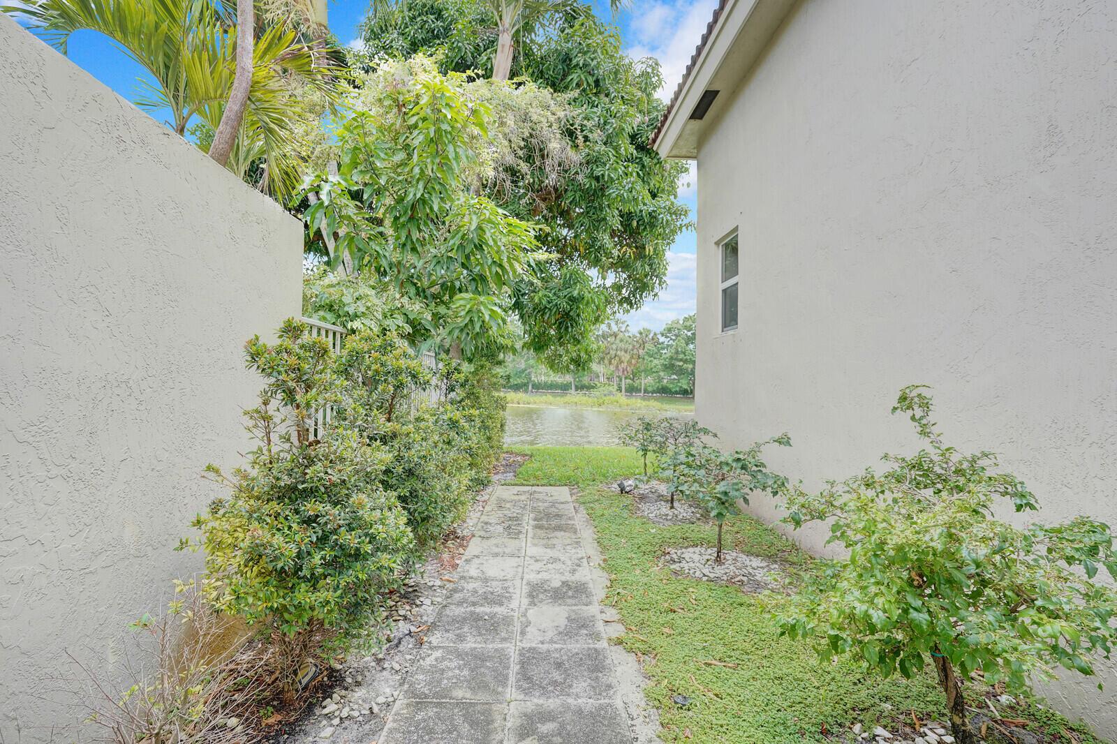 6468 Polo Pointe Way