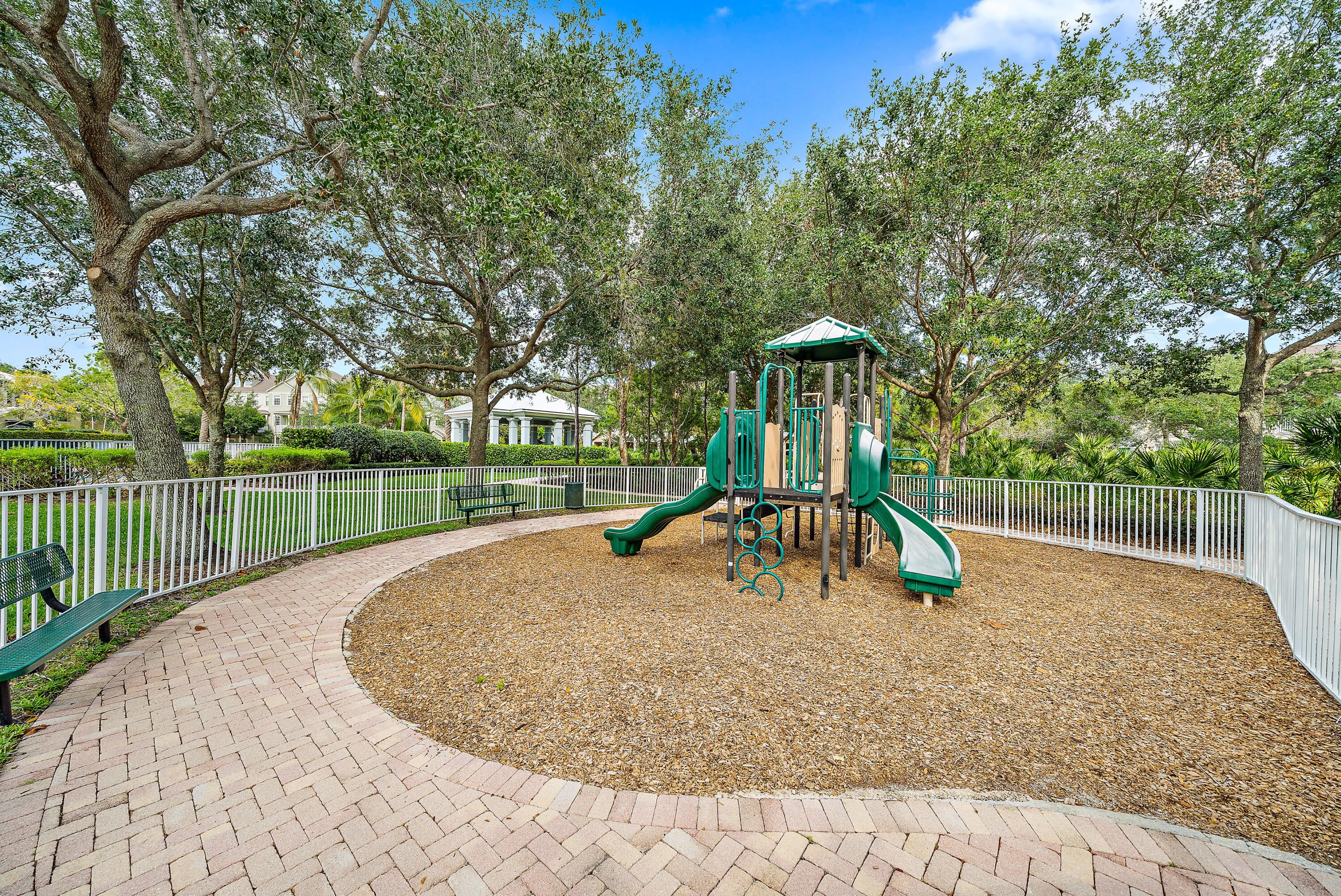 128 W Thatch Palm Circle