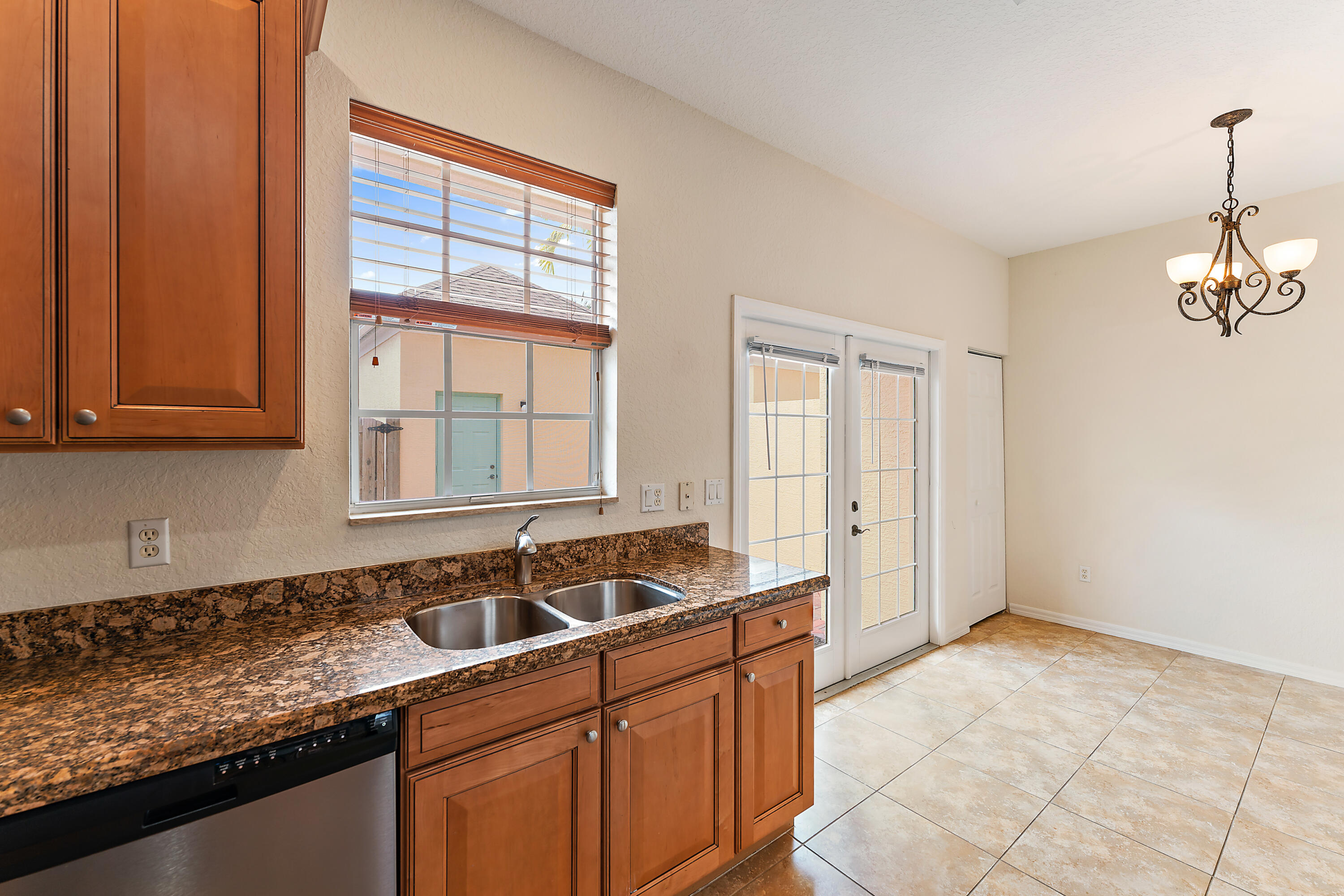 128 W Thatch Palm Circle