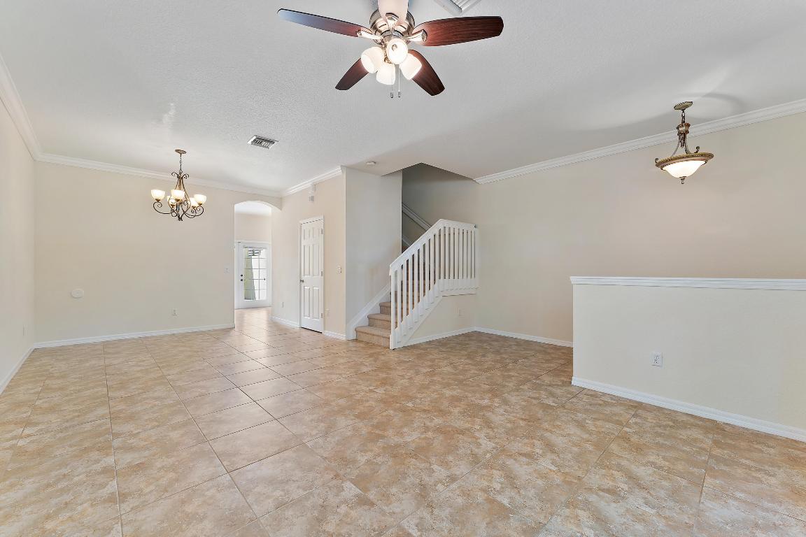128 W Thatch Palm Circle