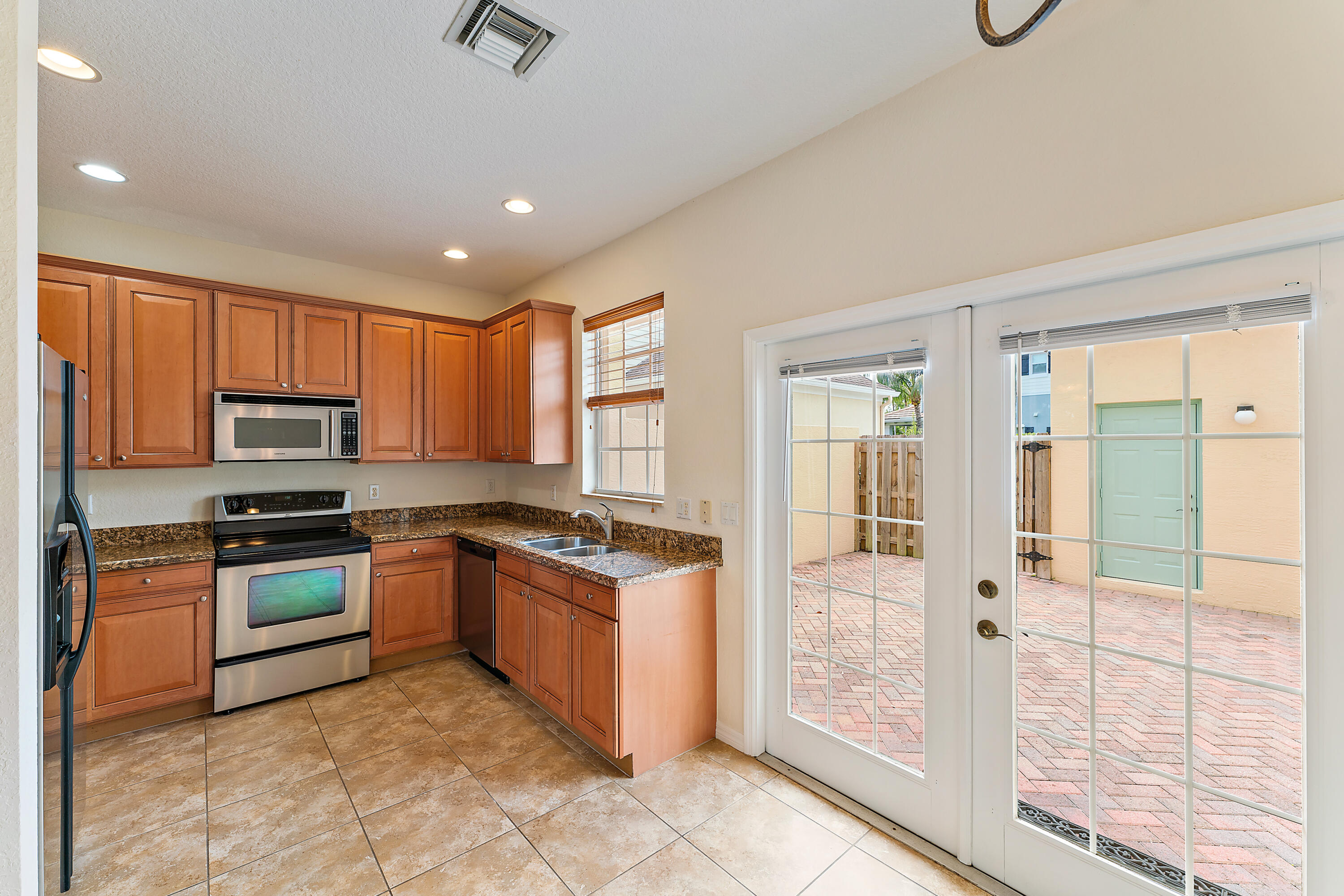 128 W Thatch Palm Circle