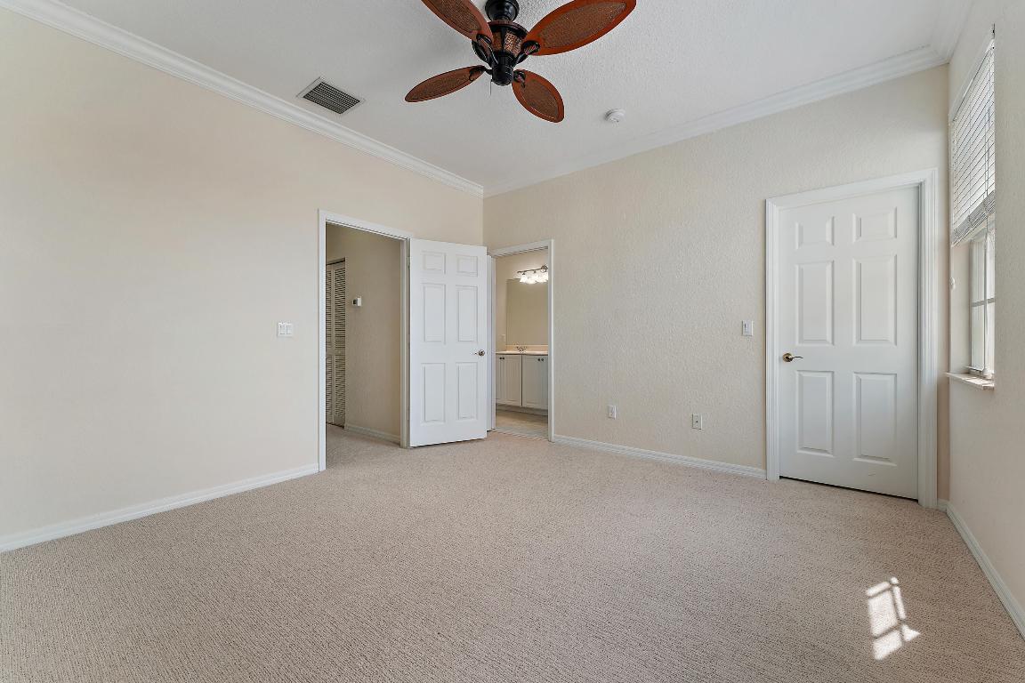 128 W Thatch Palm Circle