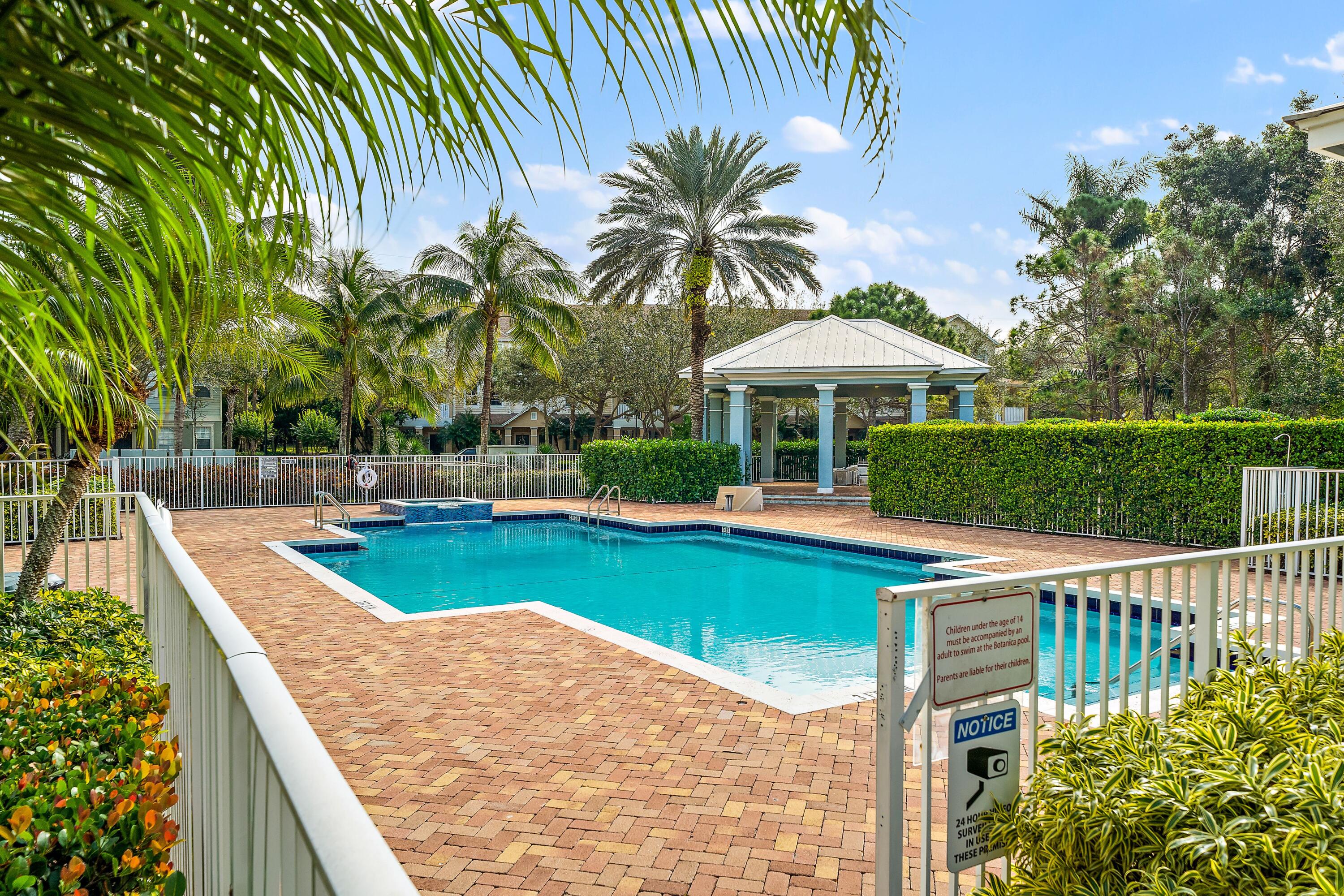 128 W Thatch Palm Circle
