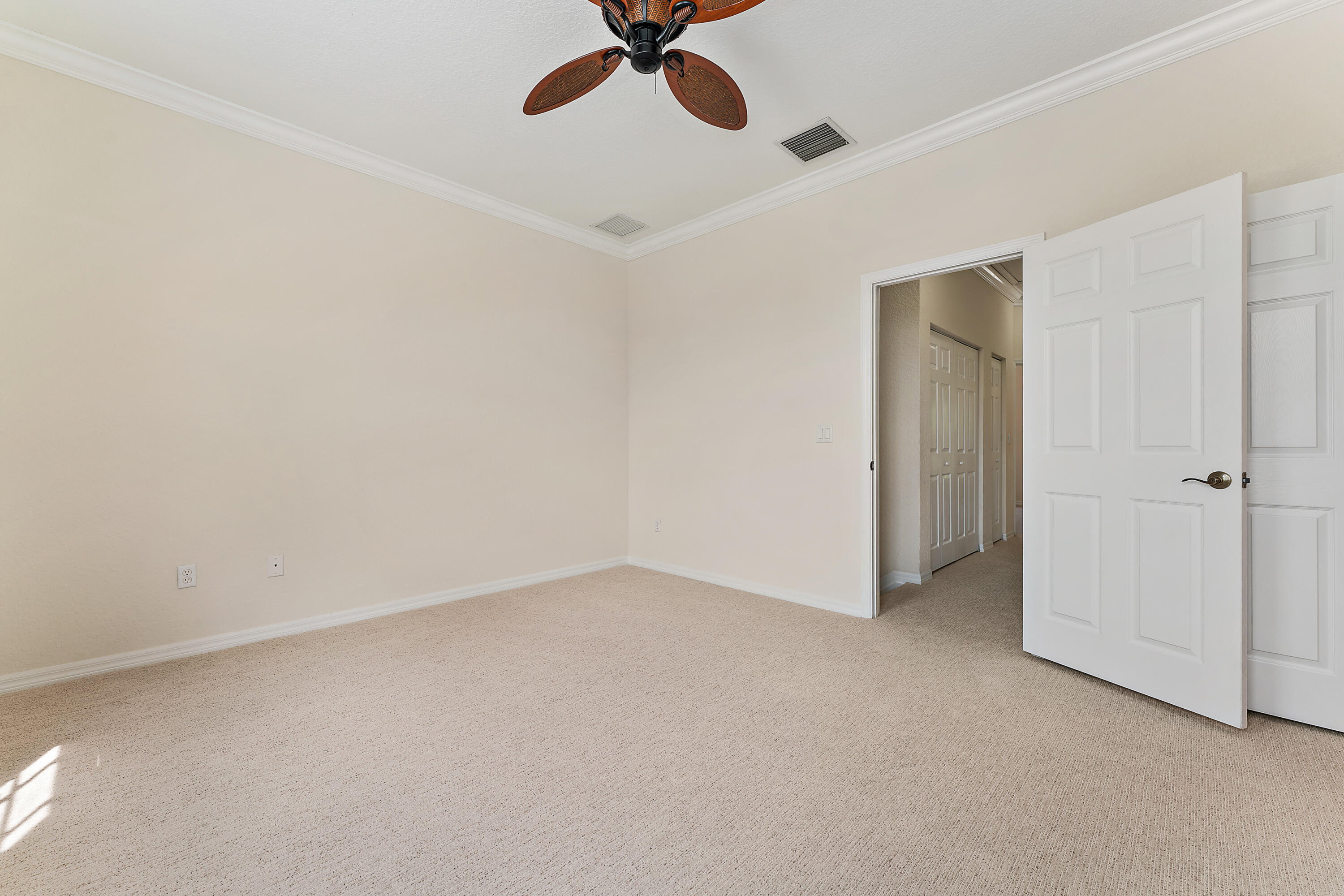 128 W Thatch Palm Circle