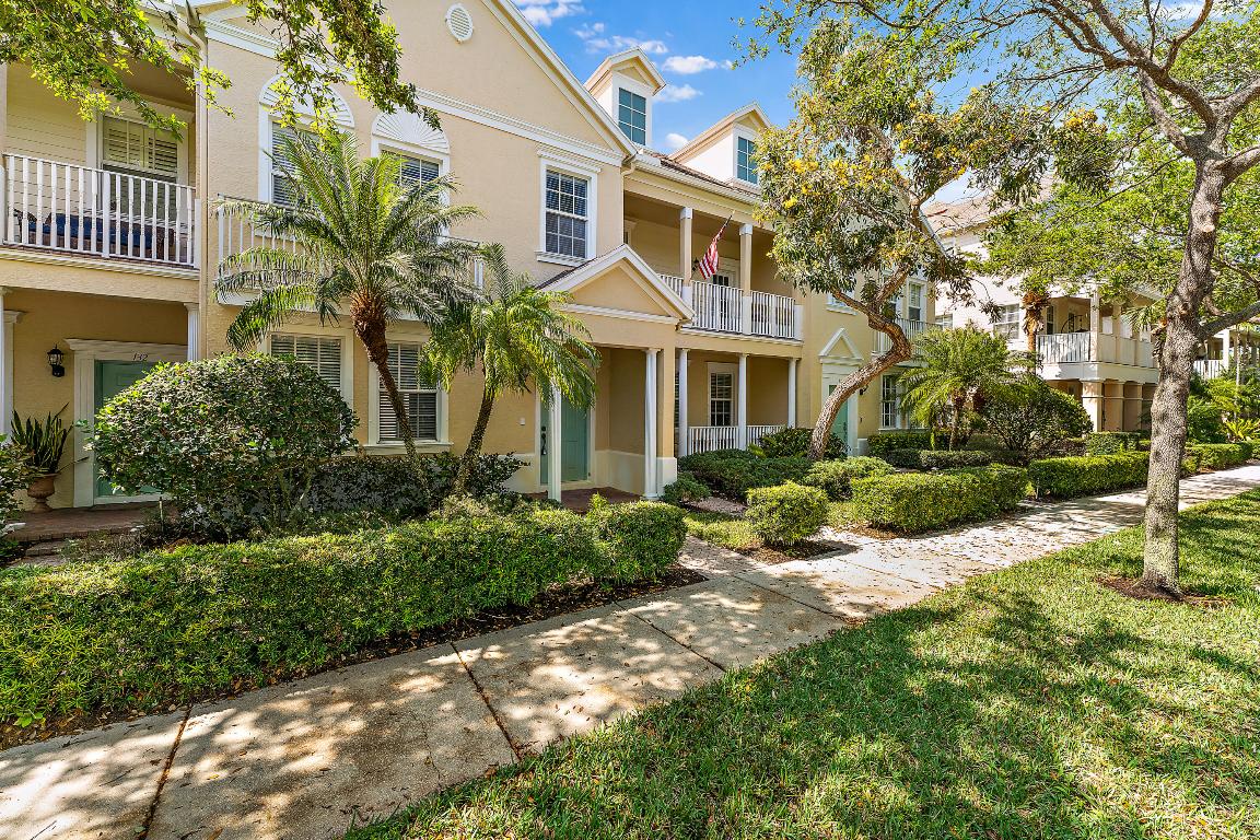 128 W Thatch Palm Circle