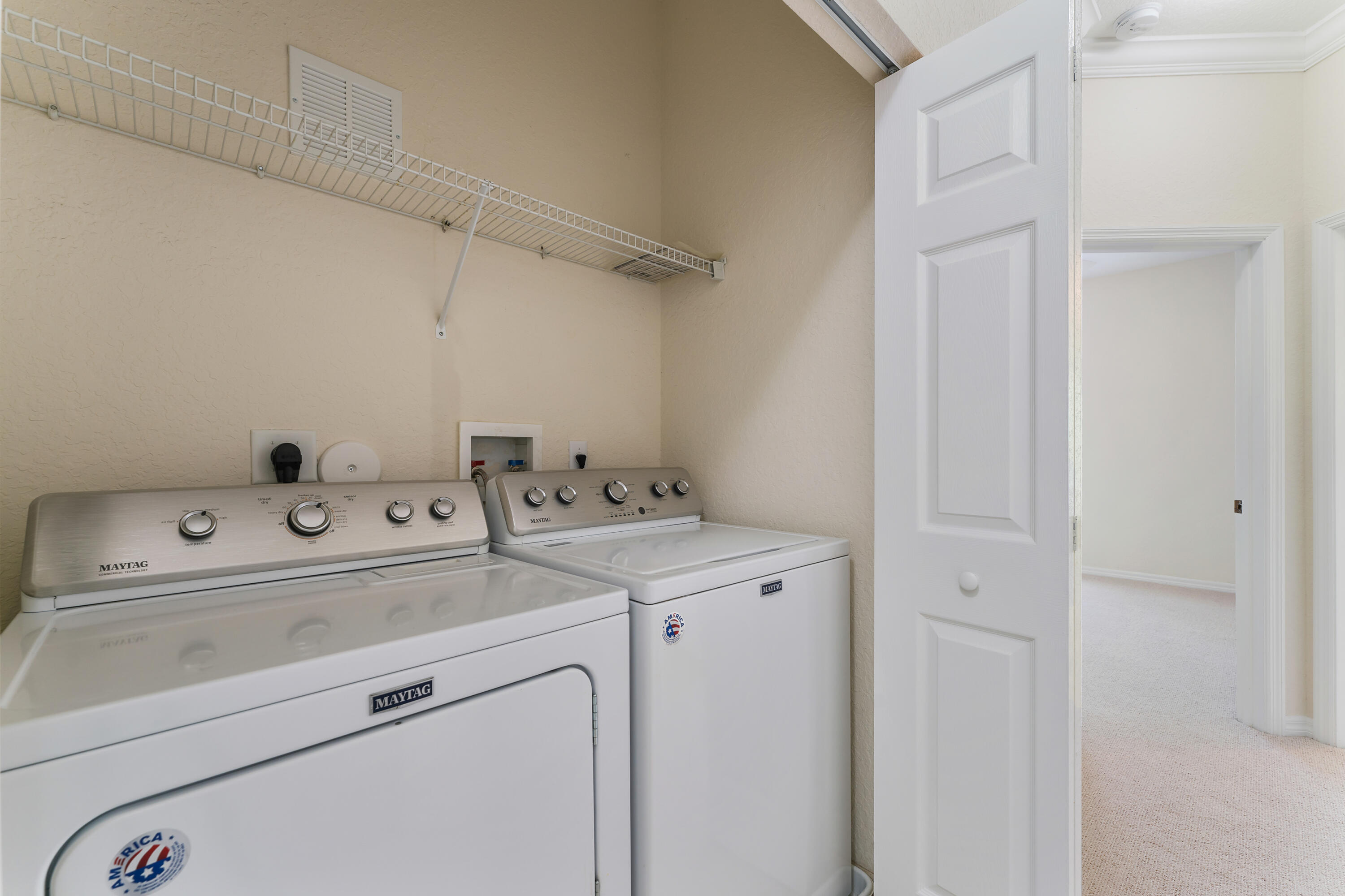 128 W Thatch Palm Circle