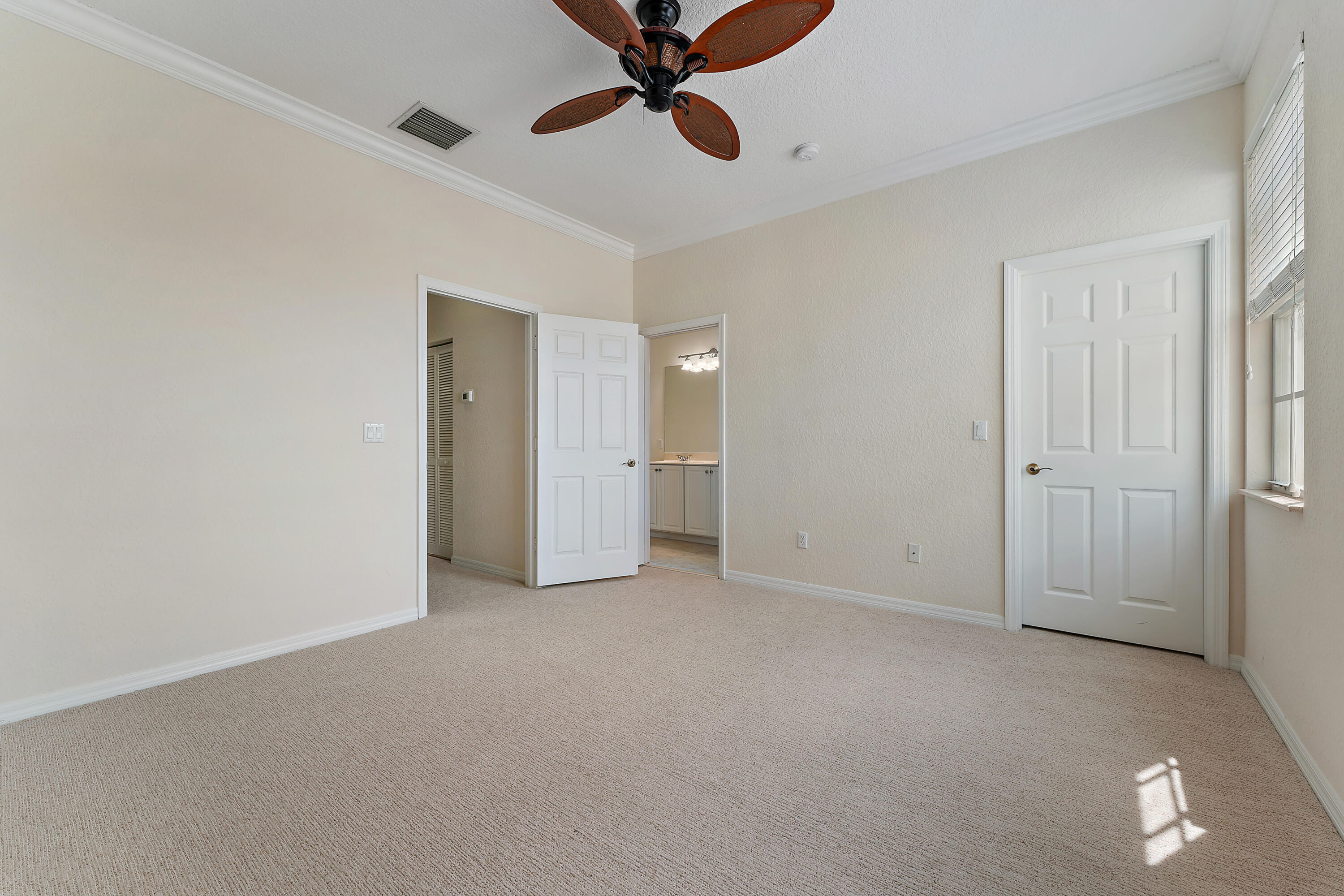 128 W Thatch Palm Circle