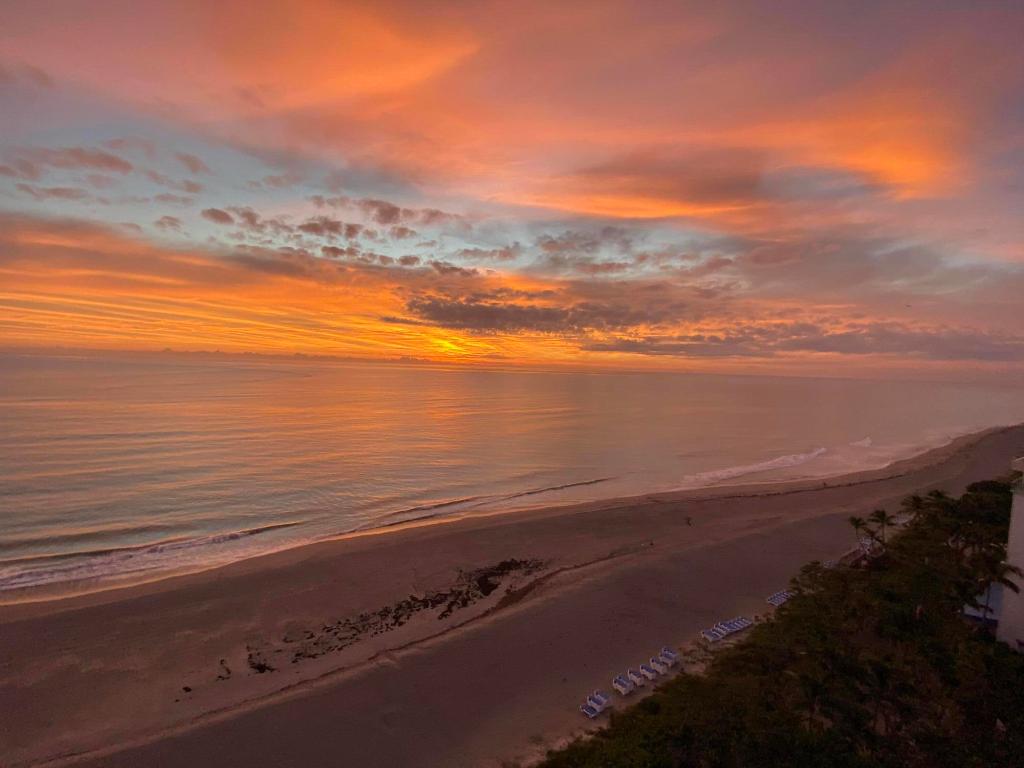 100 Ocean Trail Way 1403