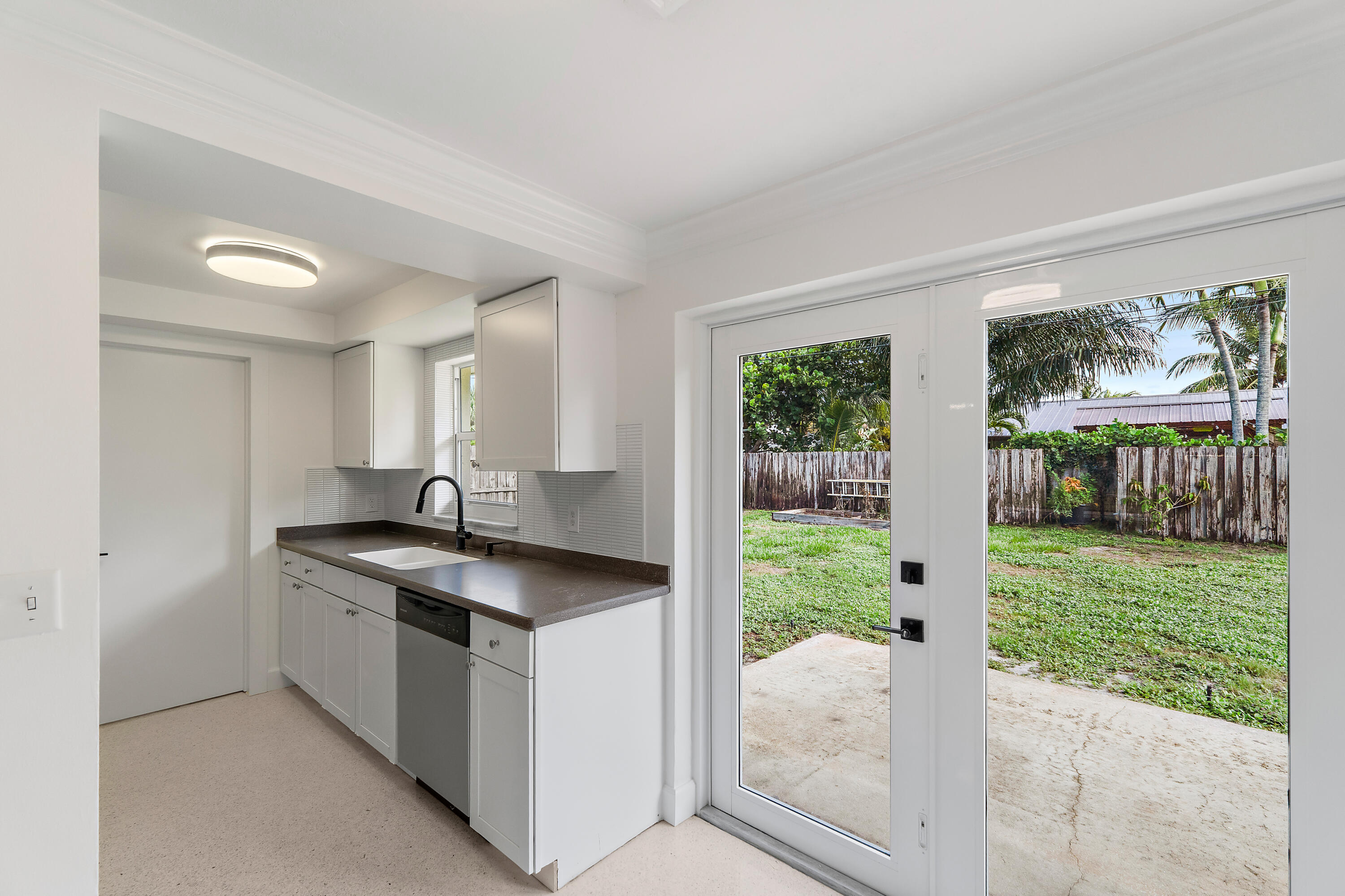 9 Windsor Road E