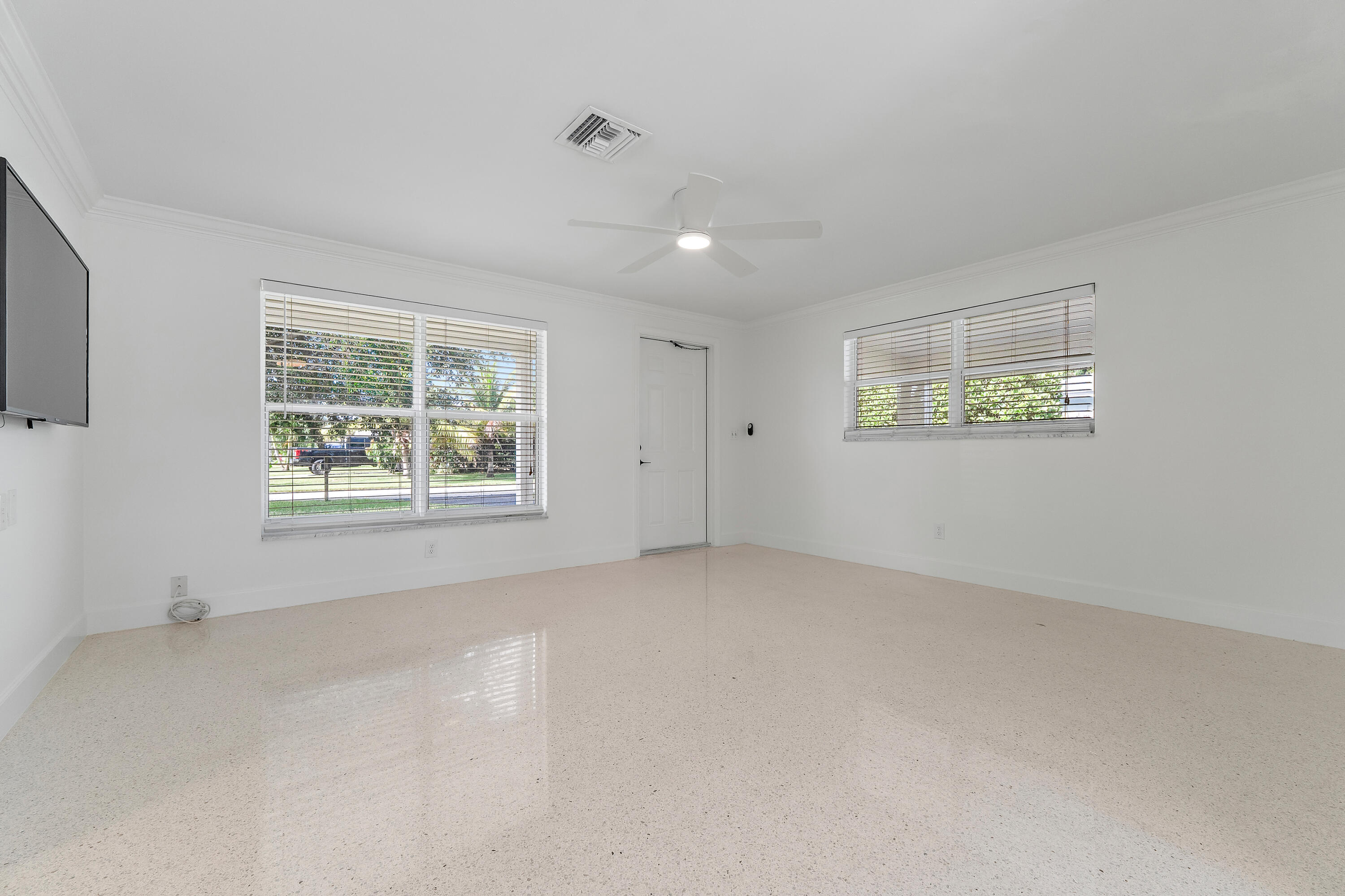 9 Windsor Road E