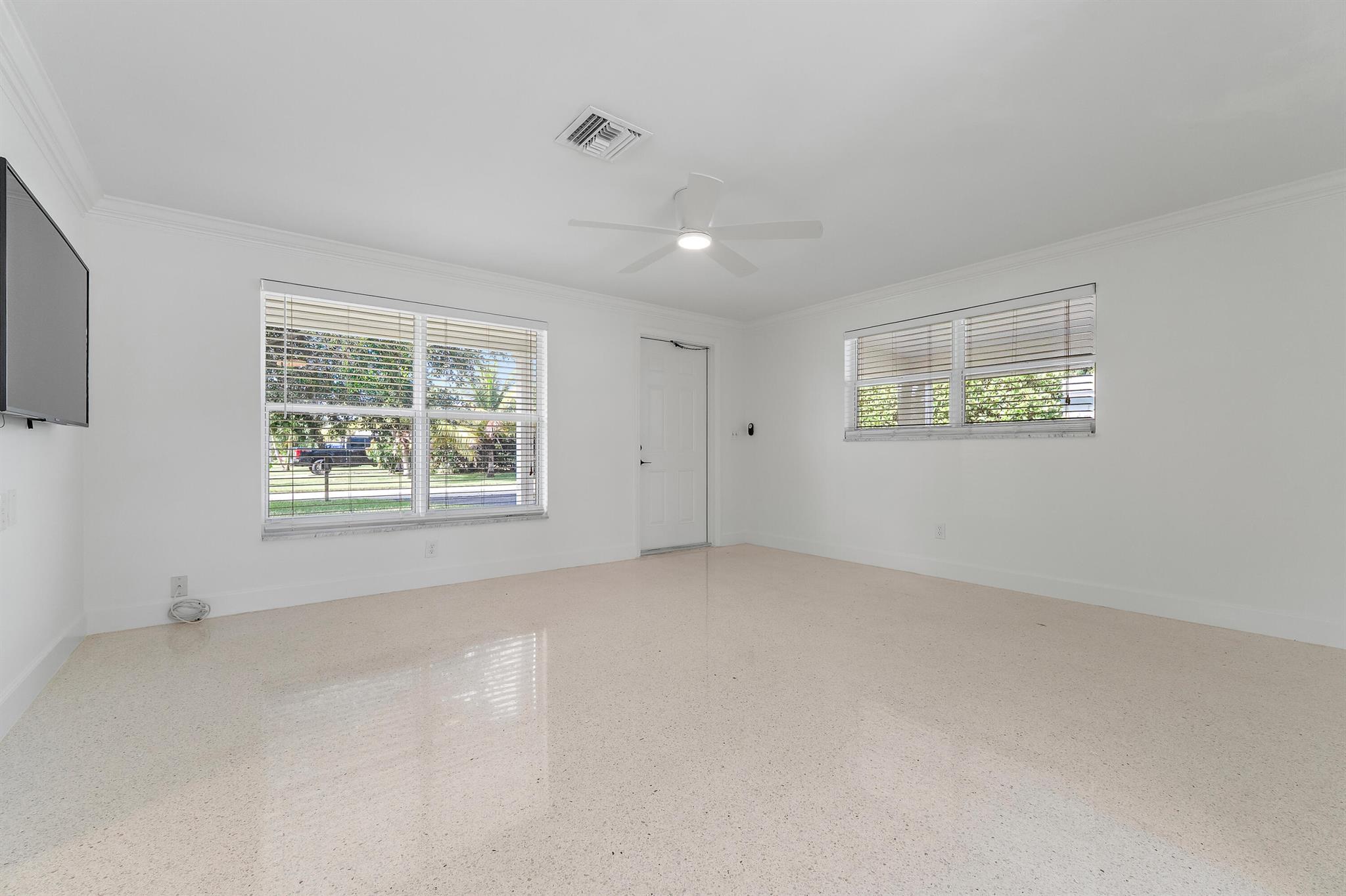 9 Windsor Road E
