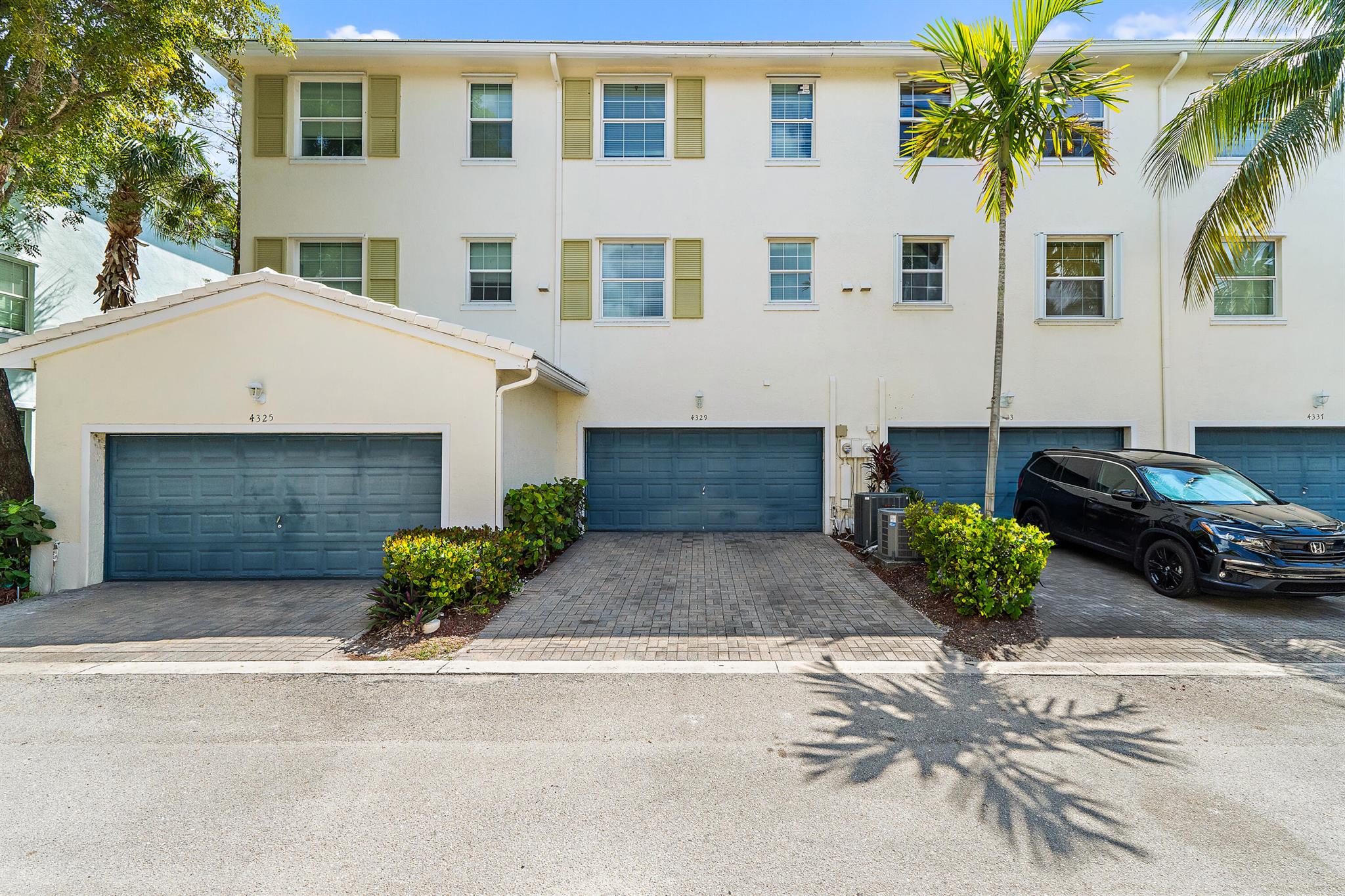 4329 Savannah Bay Place