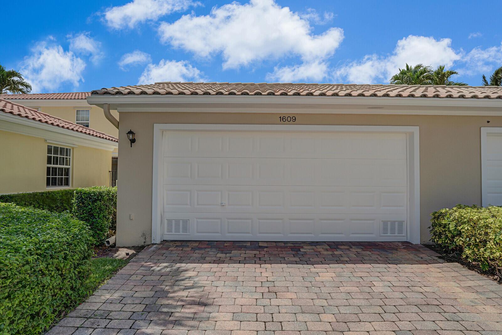 1609 Jeaga Drive
