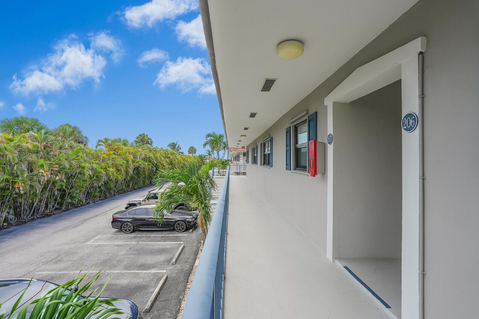 755 Saturn Street H207