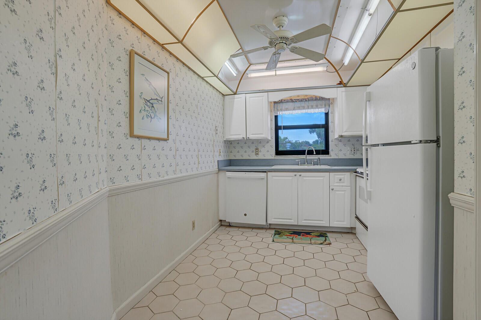 755 Saturn Street H207