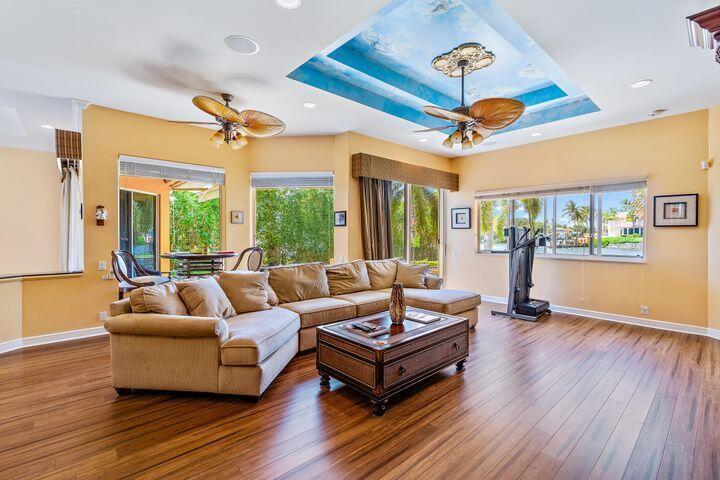 2117 N Suzanne Circle