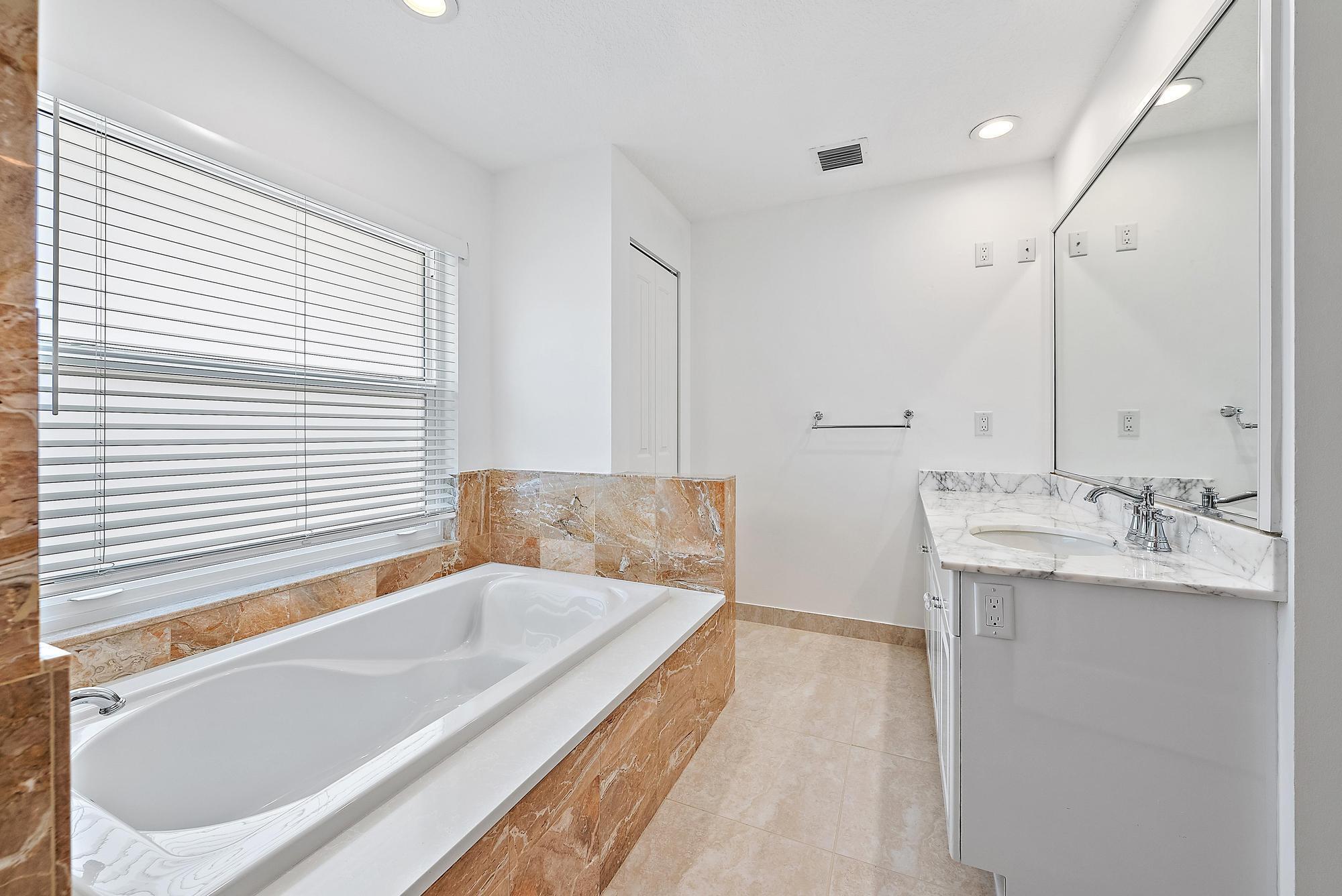 12 Bentwood Road