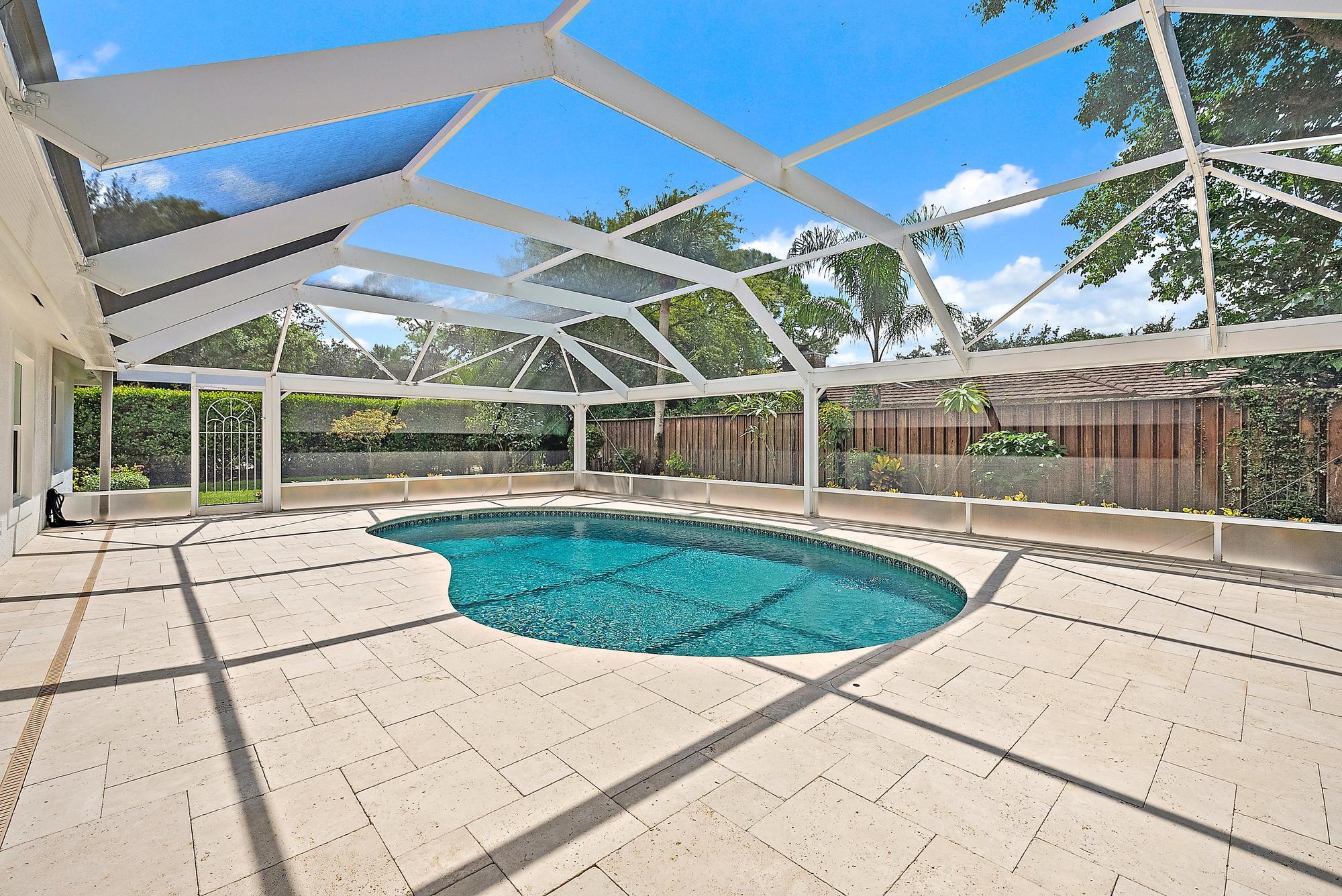 12 Bentwood Road