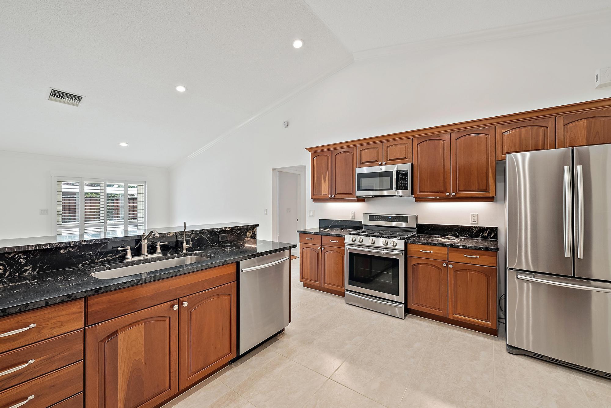 12 Bentwood Road