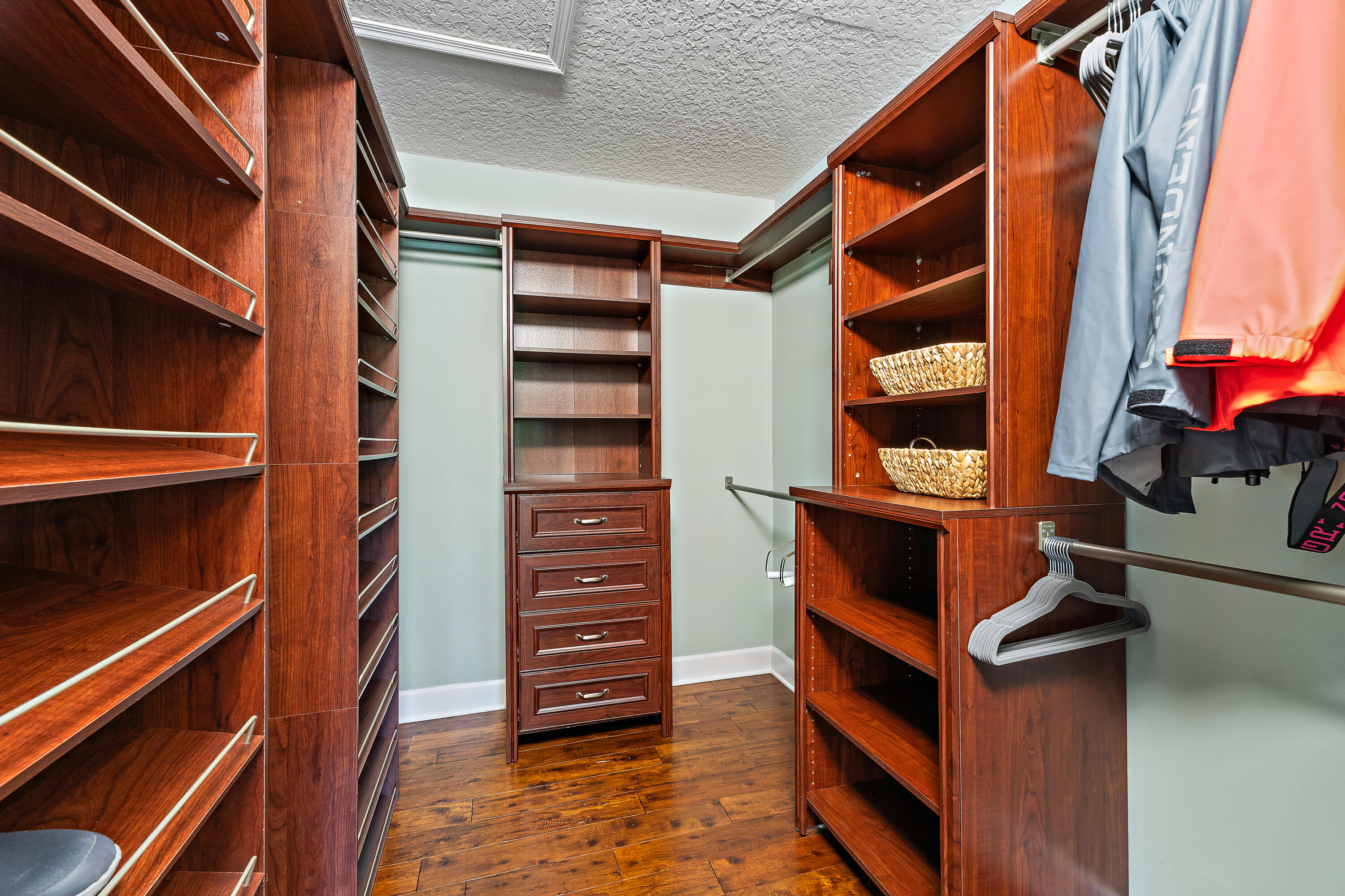 3463 Canal Court