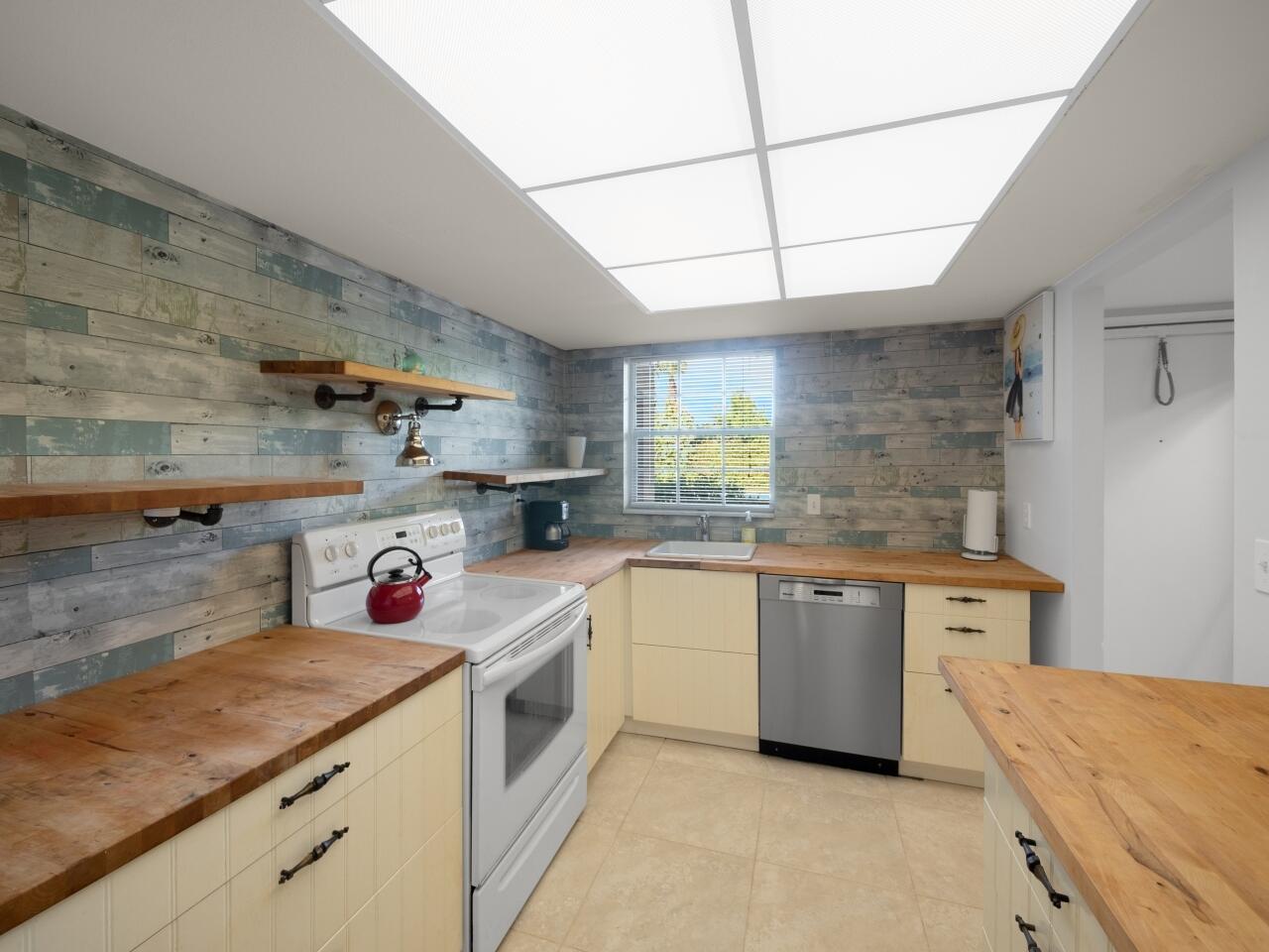 1262 N Sugar Sands Boulevard 127