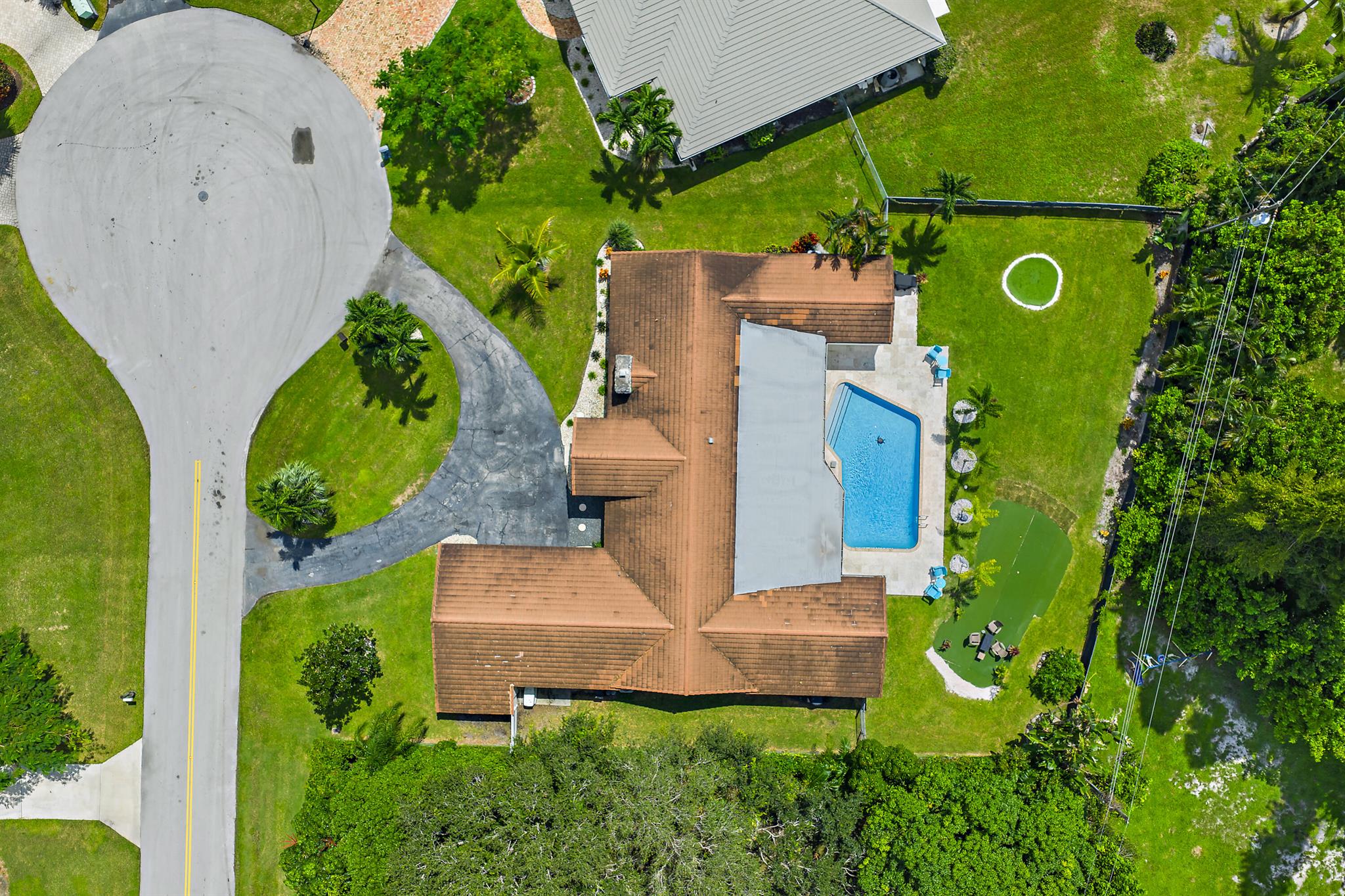 437 N Country Club Drive