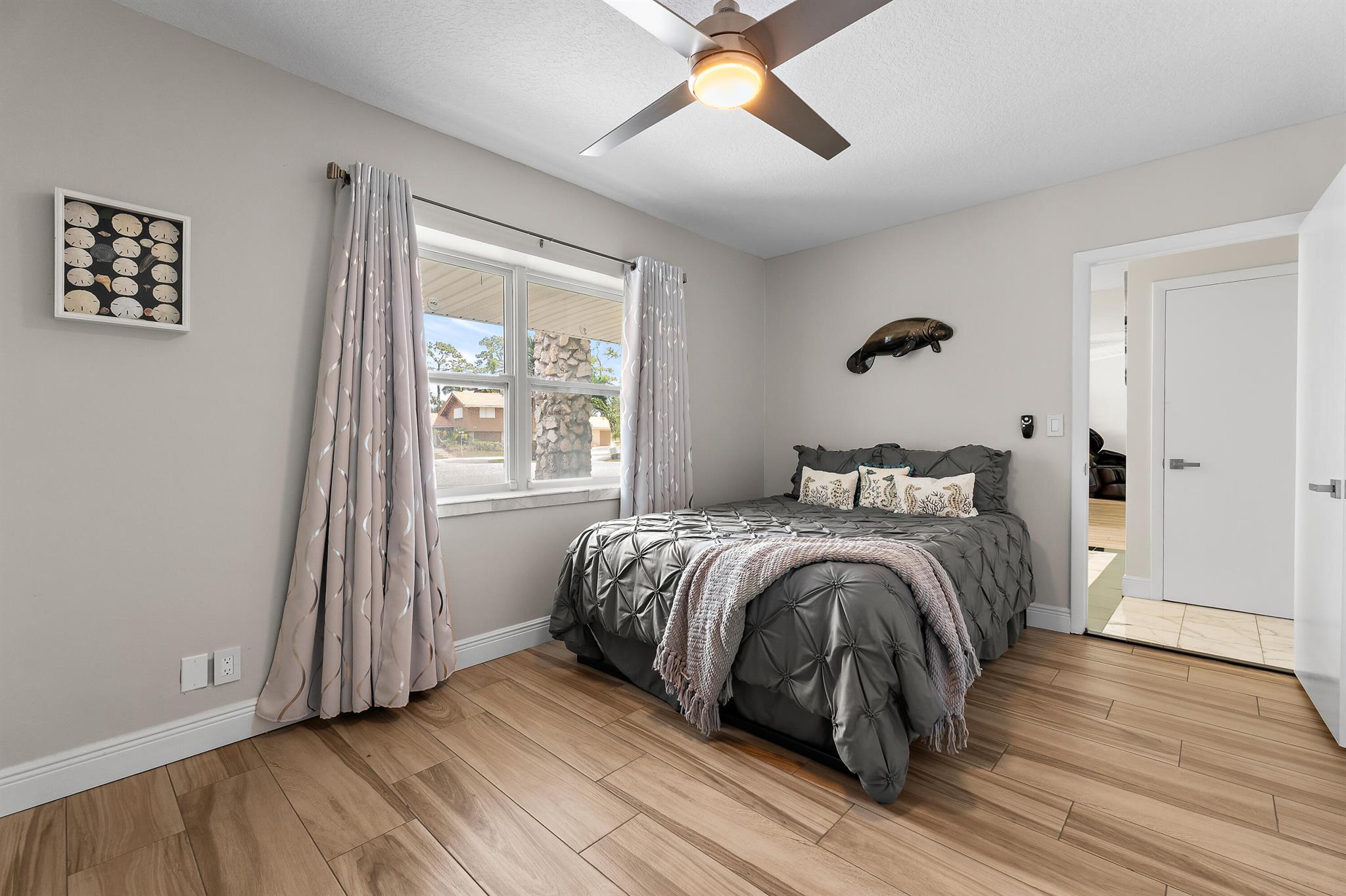 437 N Country Club Drive