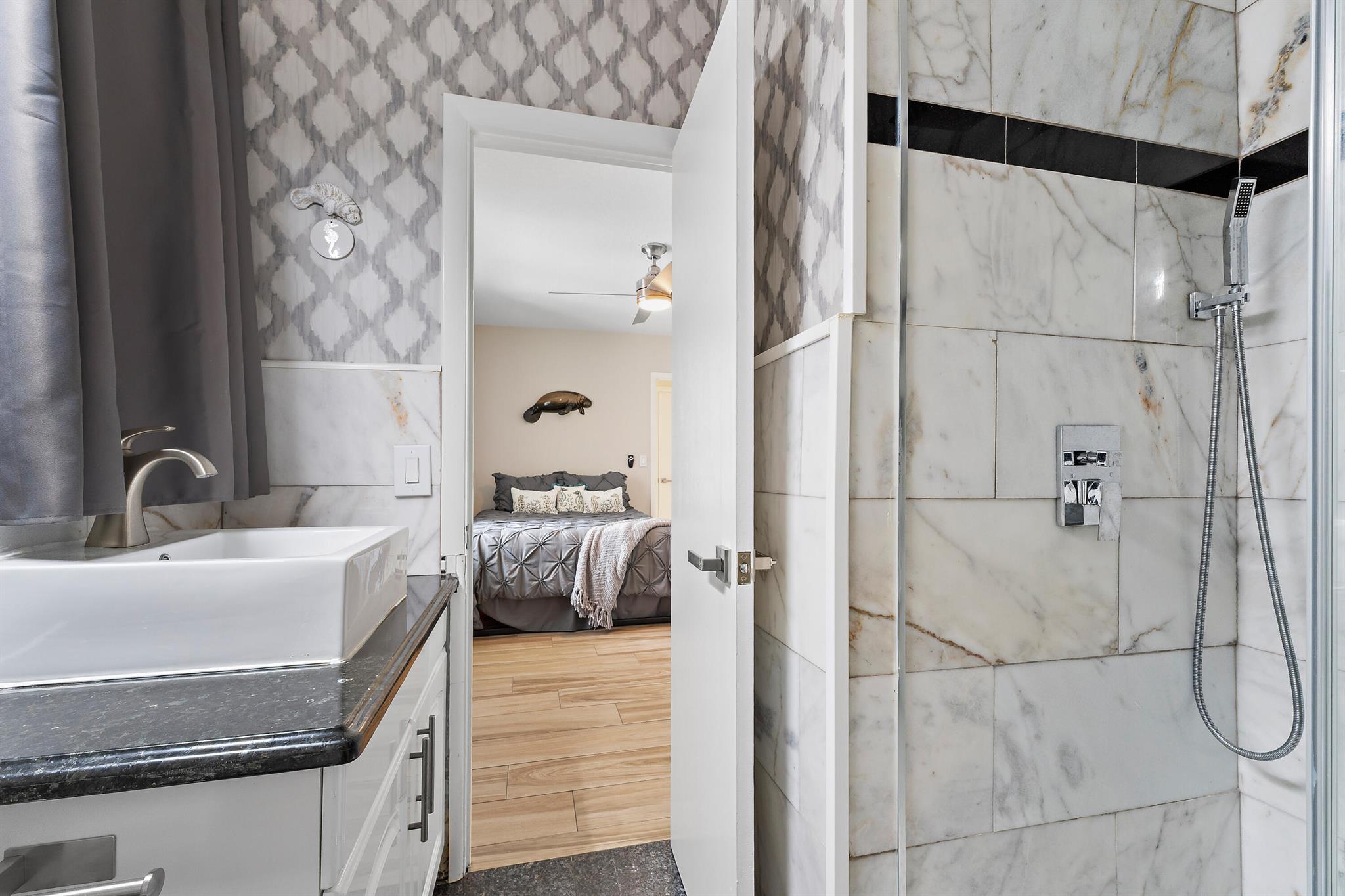 437 N Country Club Drive