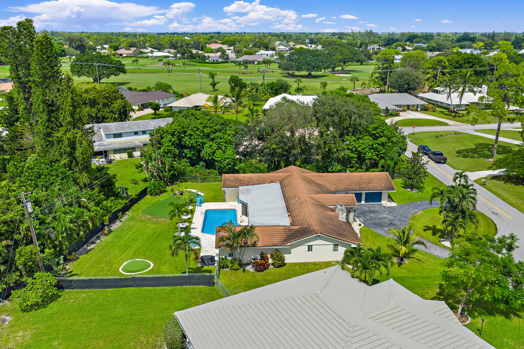 437 N Country Club Drive