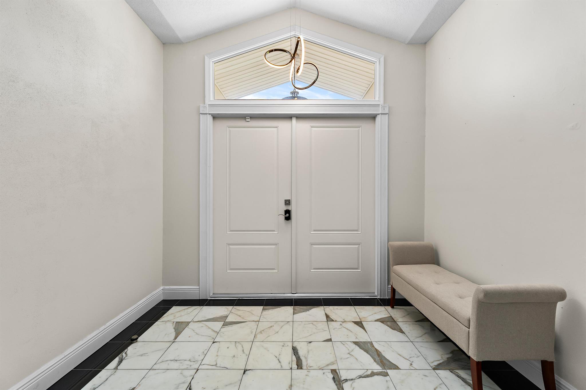 437 N Country Club Drive