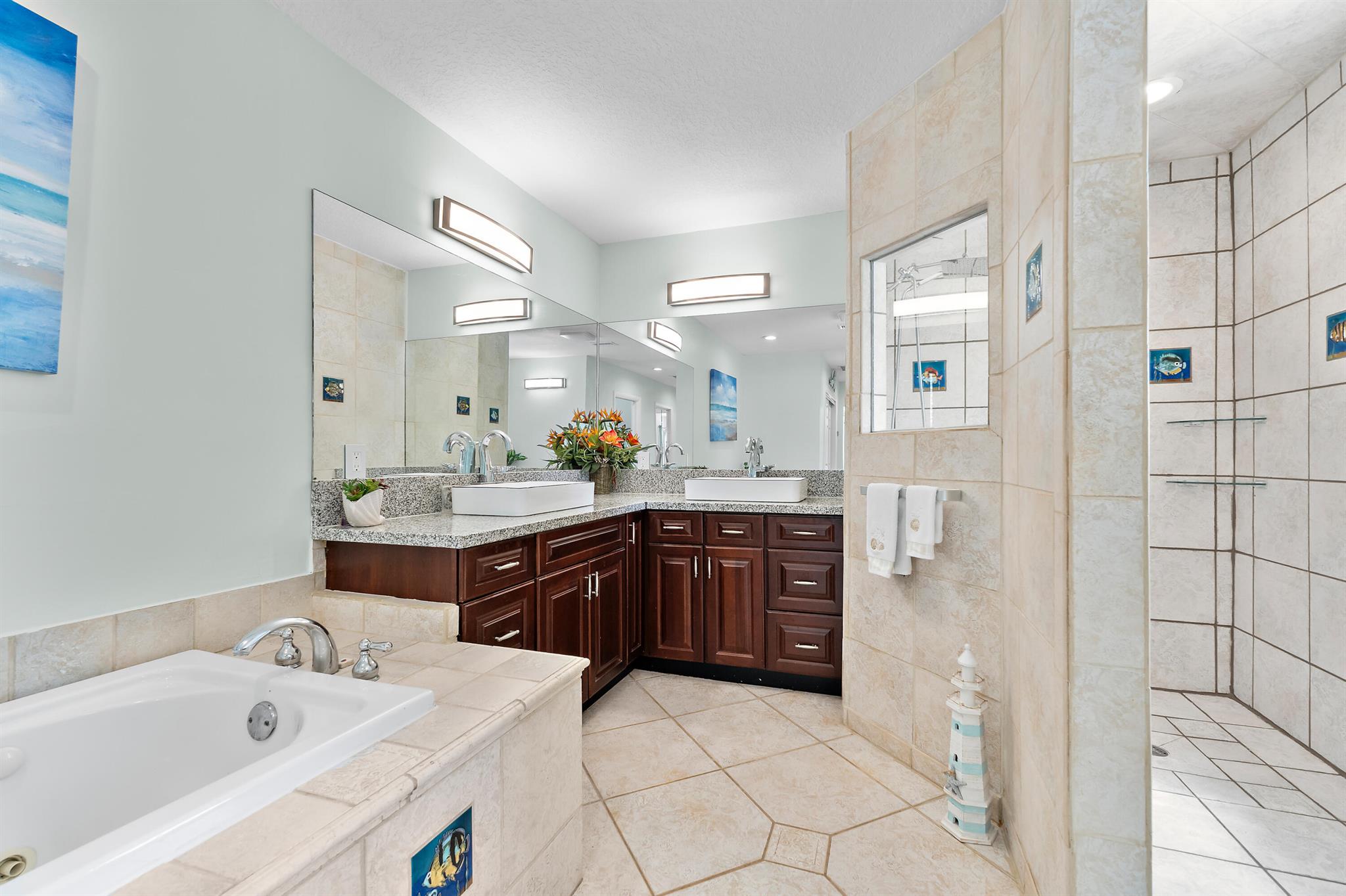 437 N Country Club Drive