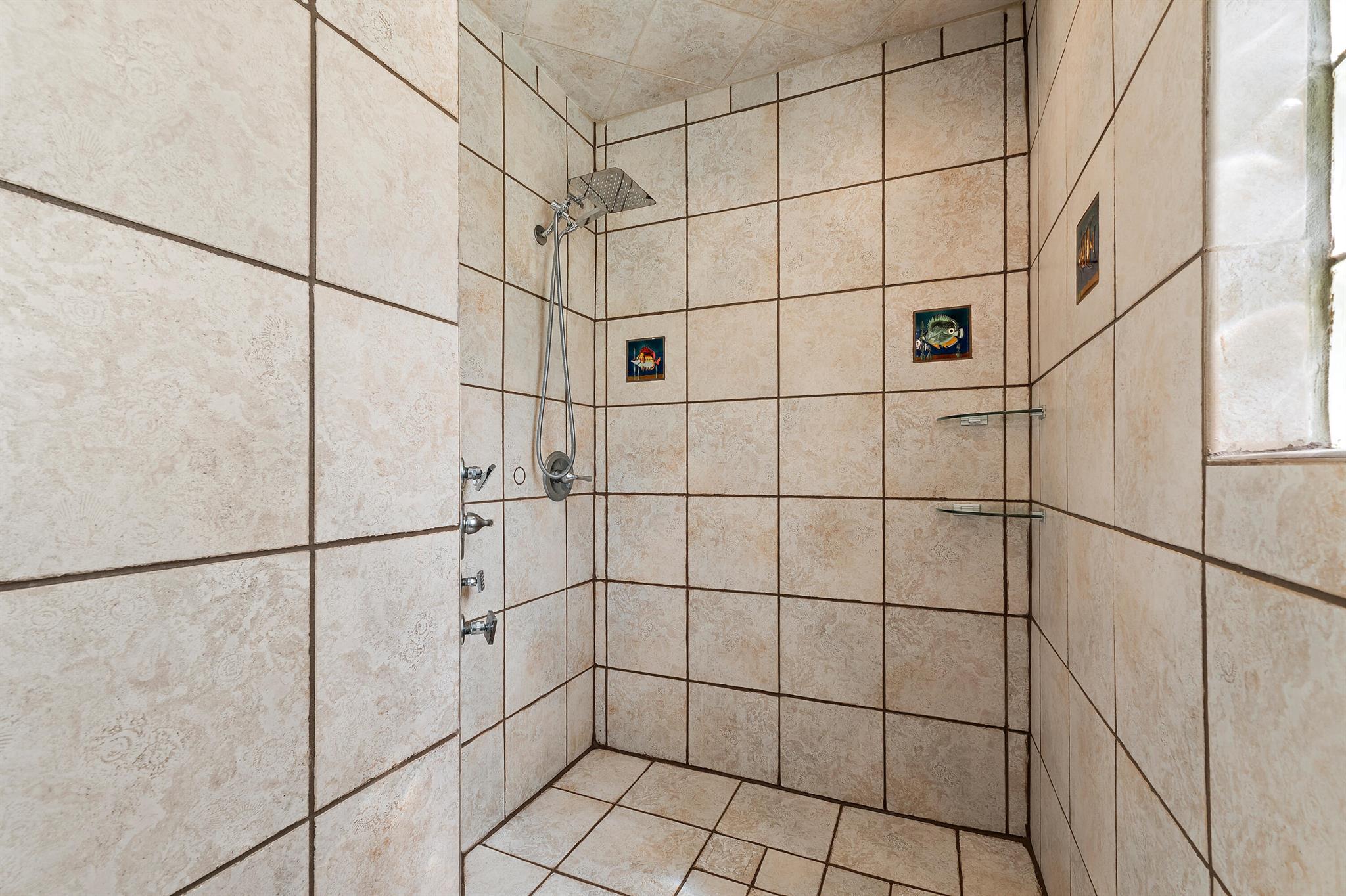 437 N Country Club Drive