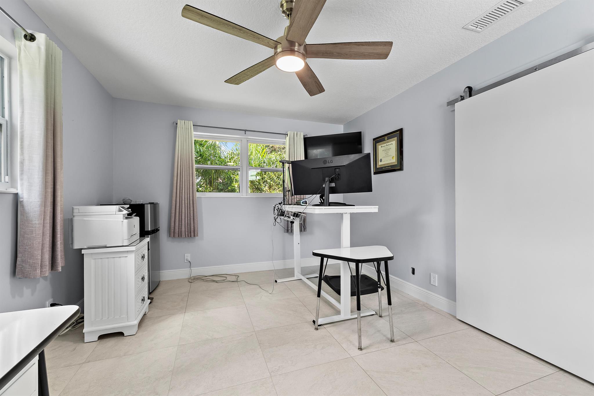 437 N Country Club Drive