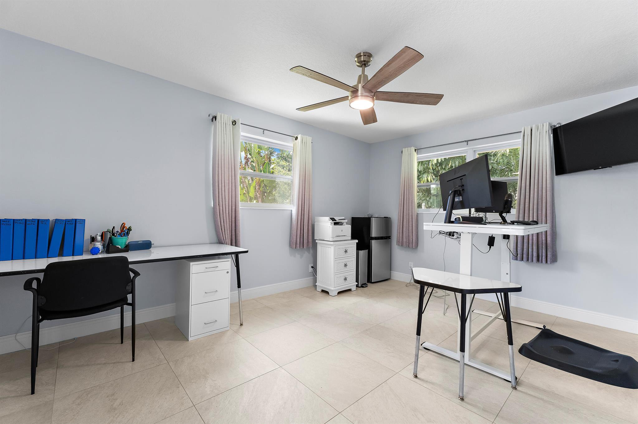 437 N Country Club Drive