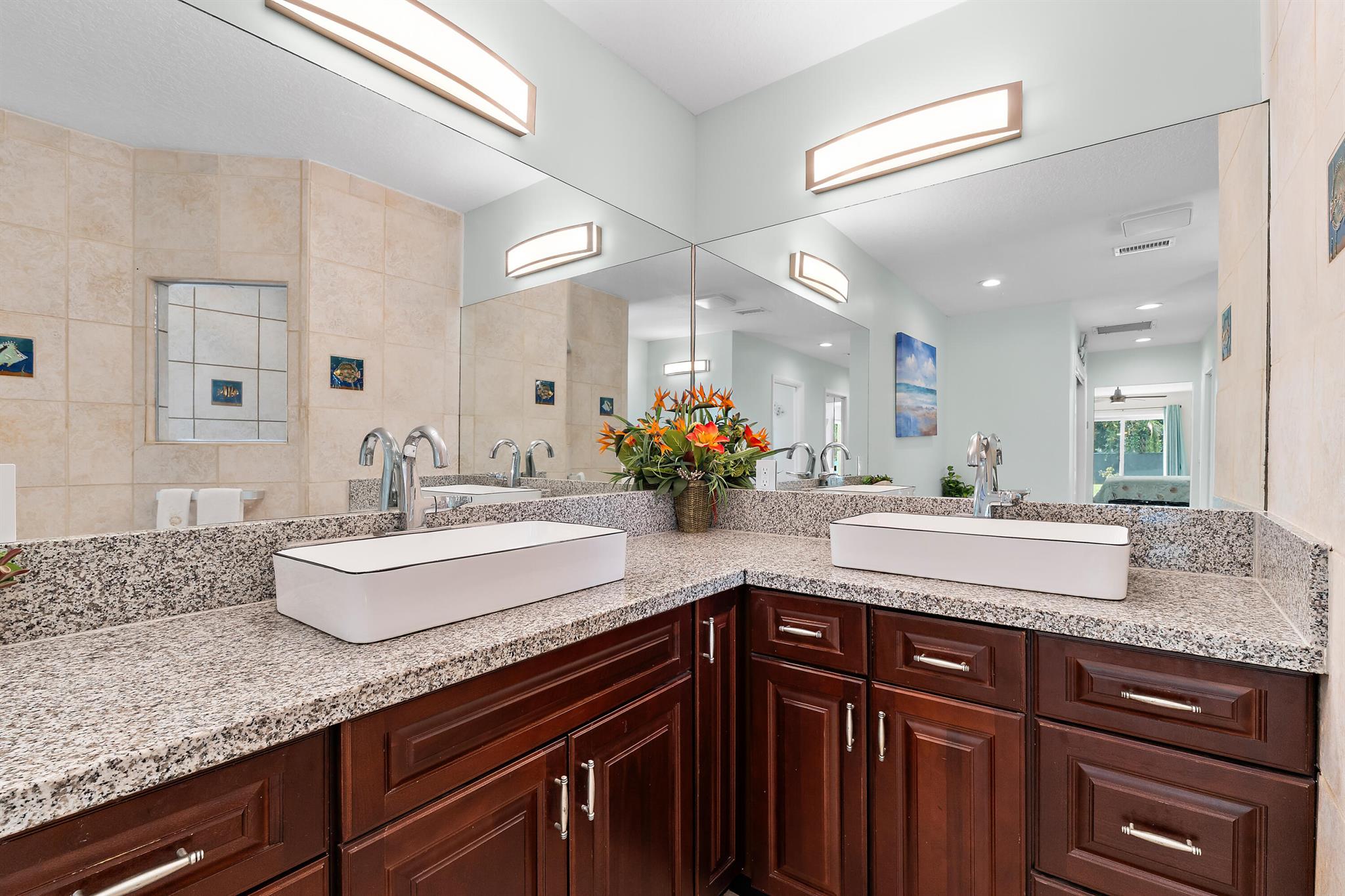 437 N Country Club Drive