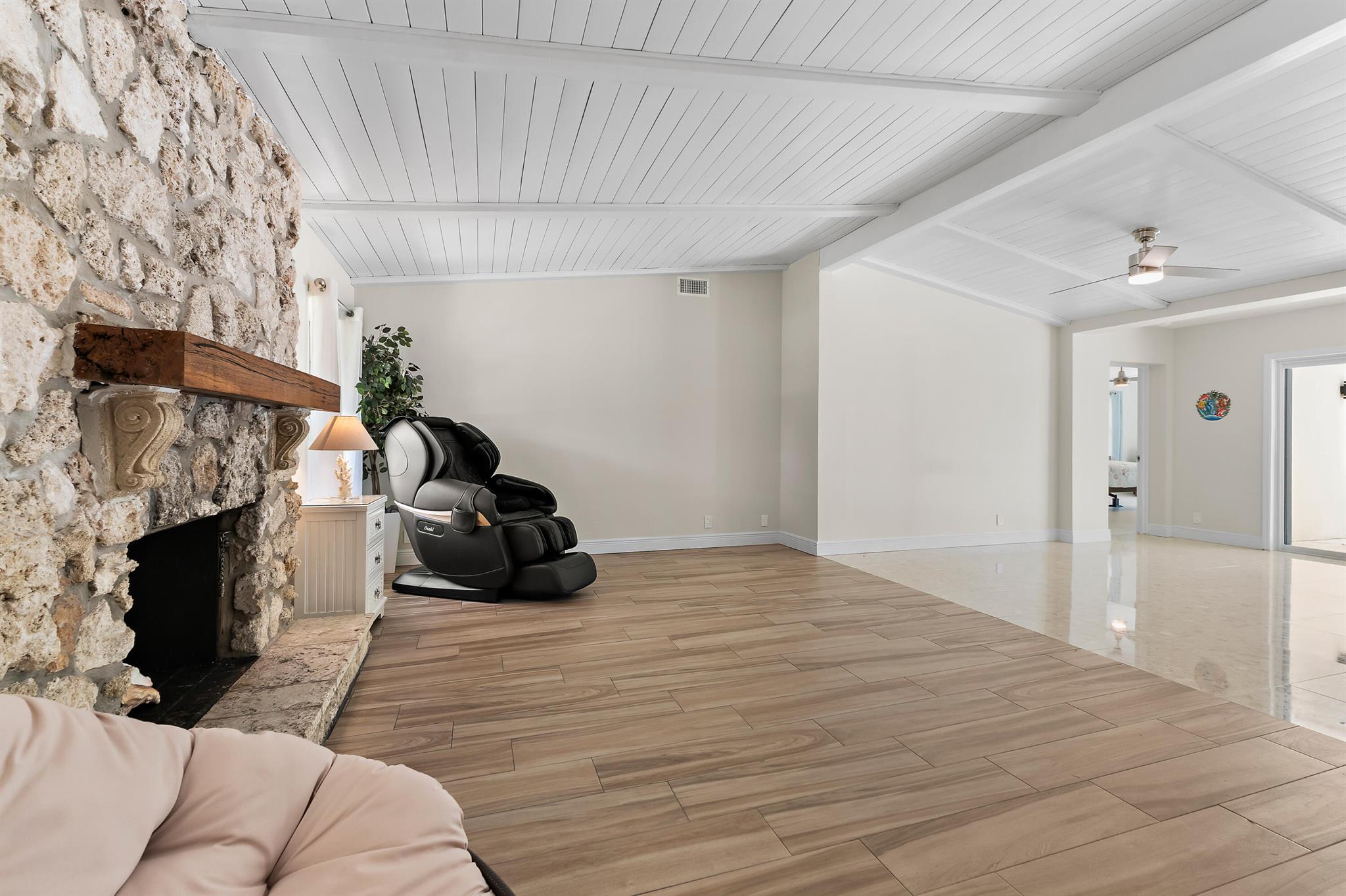 437 N Country Club Drive