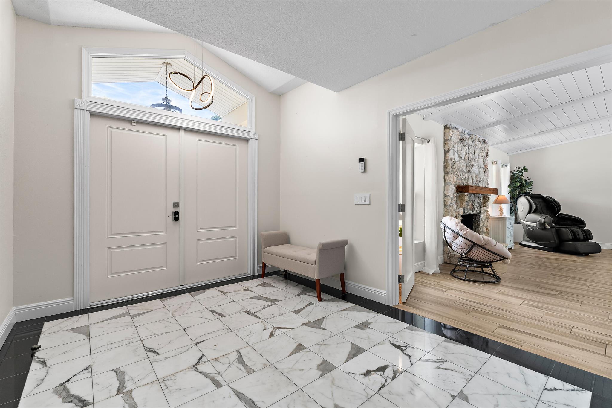 437 N Country Club Drive