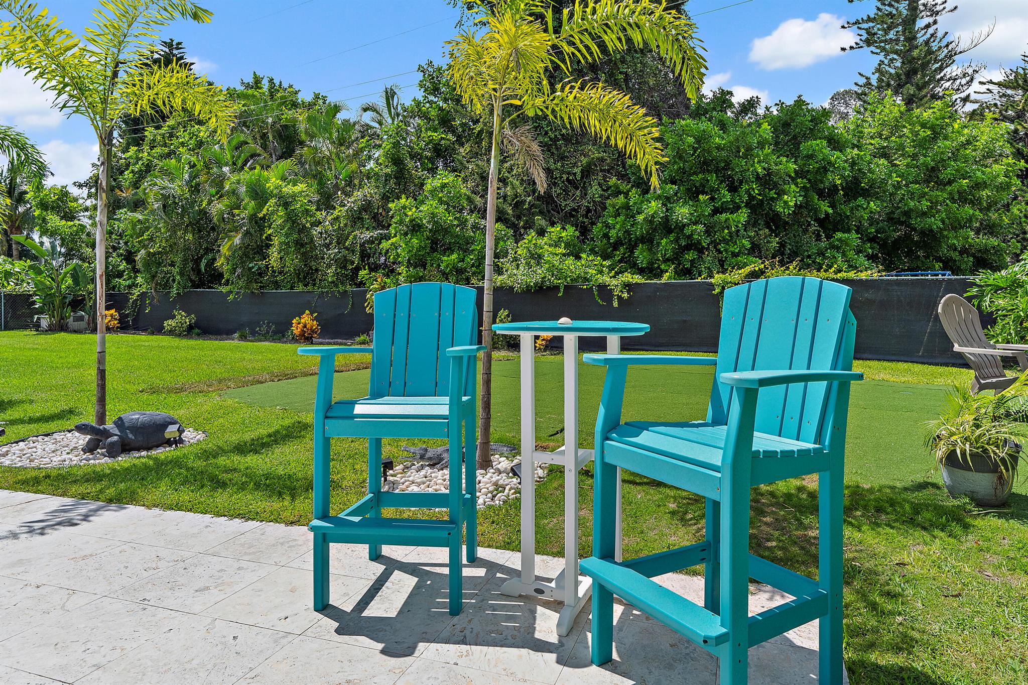 437 N Country Club Drive