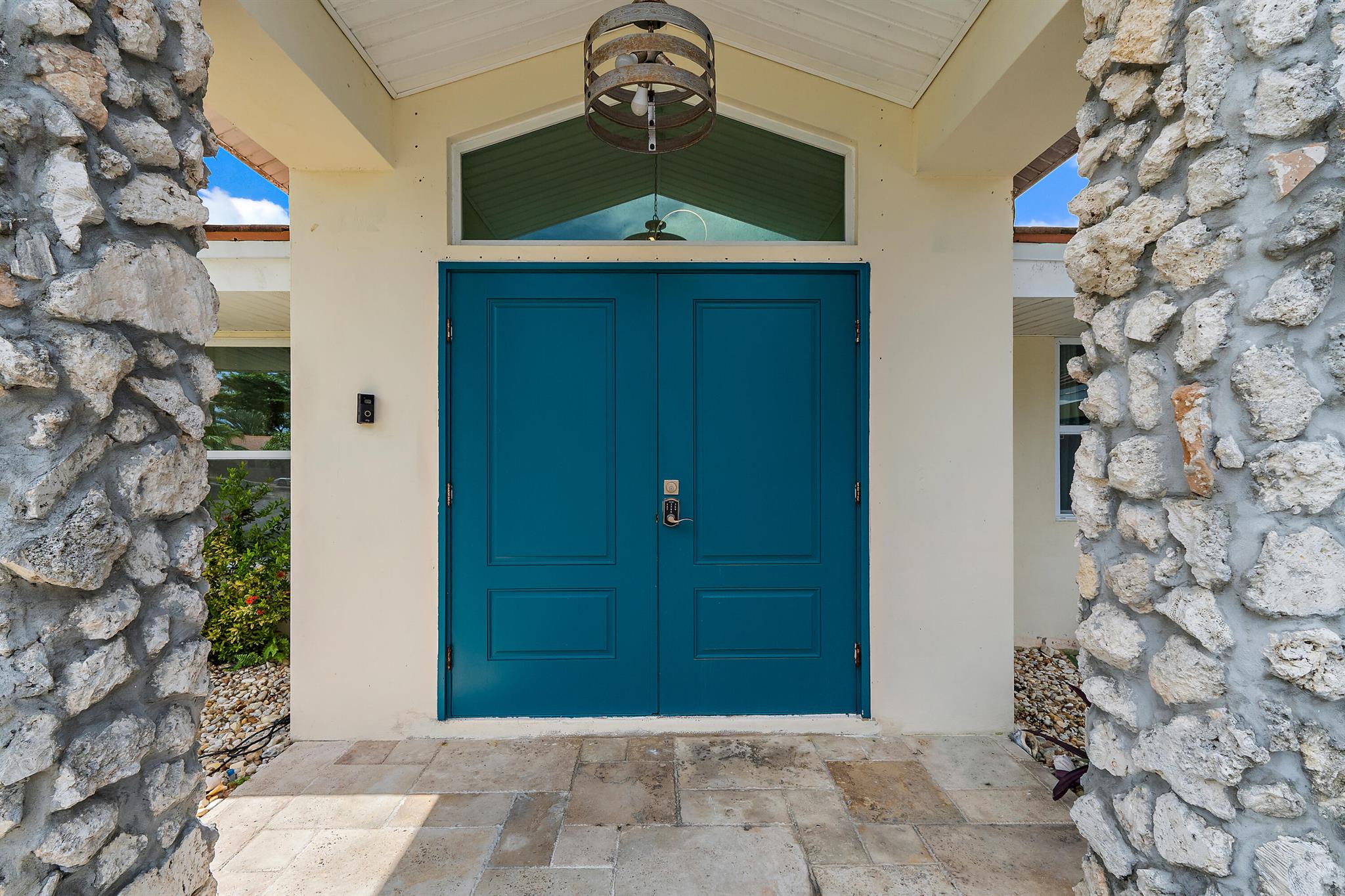 437 N Country Club Drive