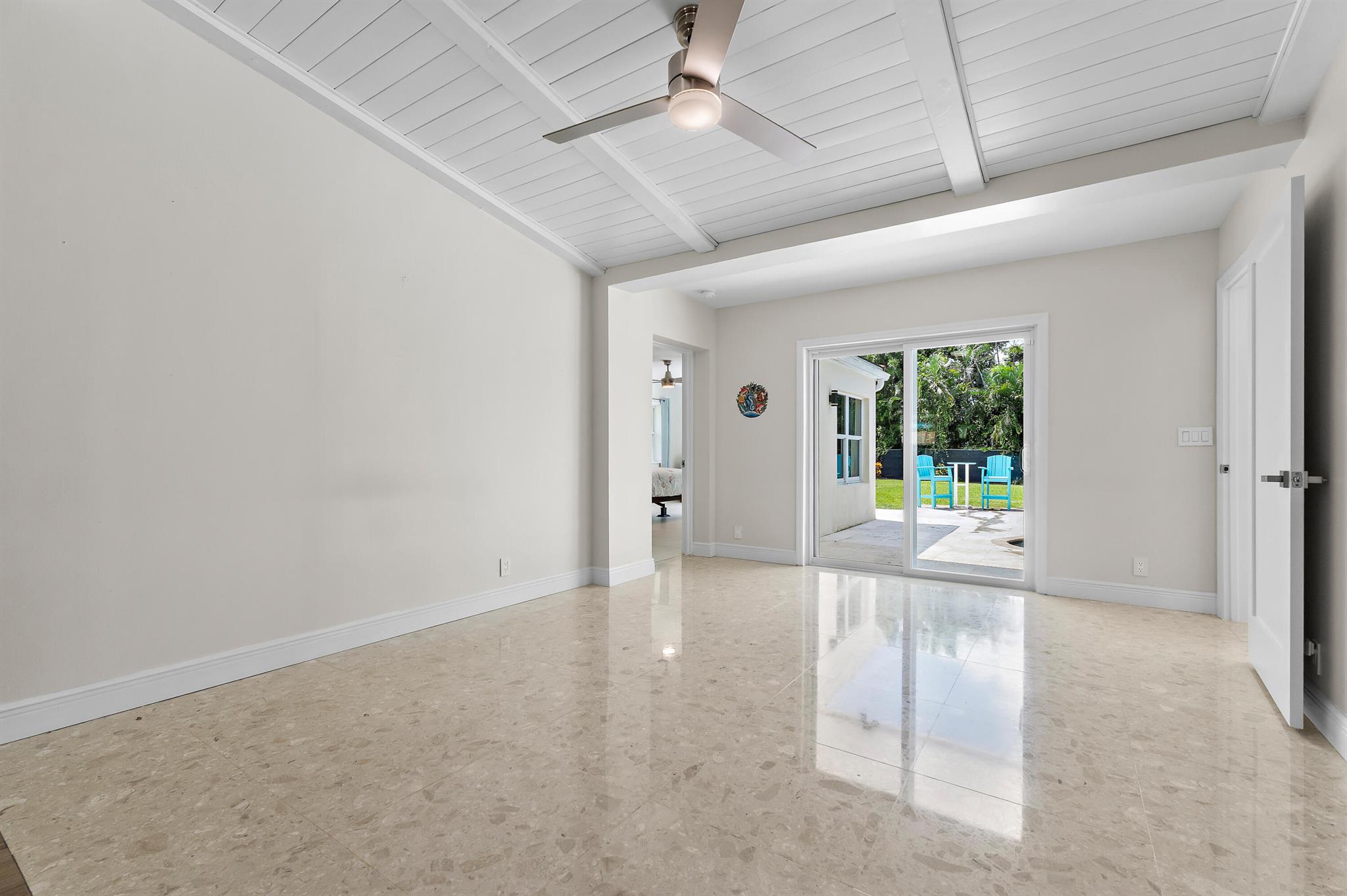 437 N Country Club Drive