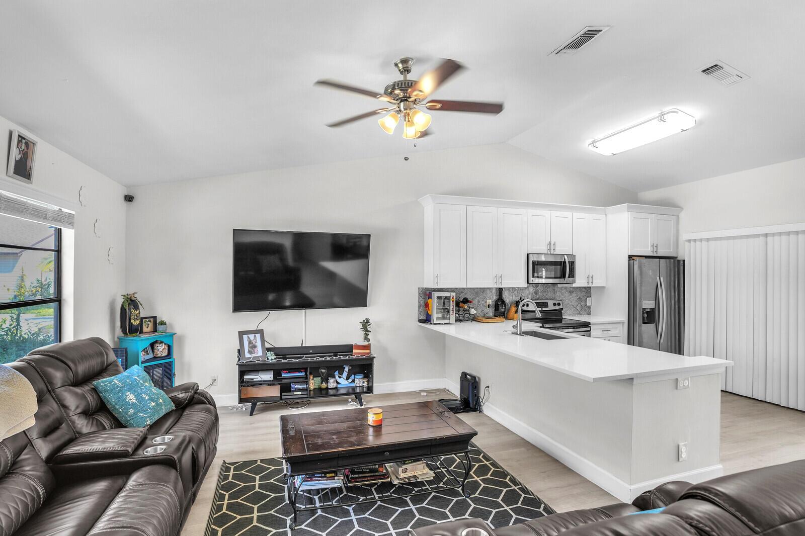 118 Sherwood Circle 8a