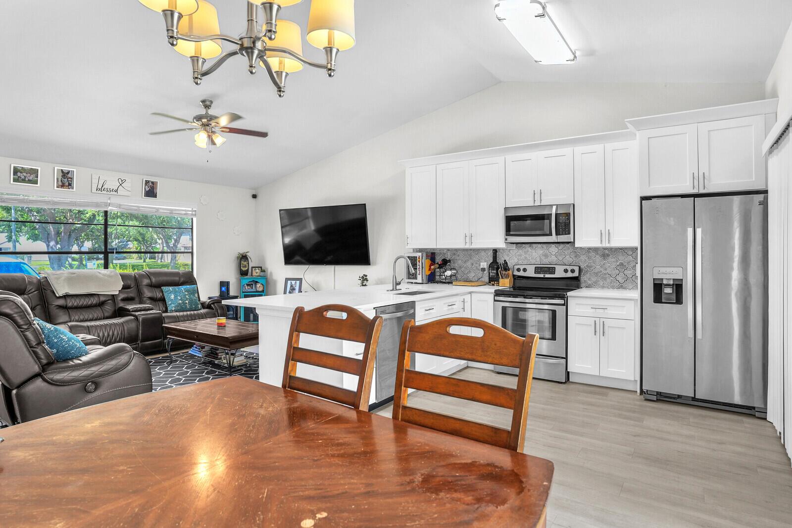 118 Sherwood Circle 8a