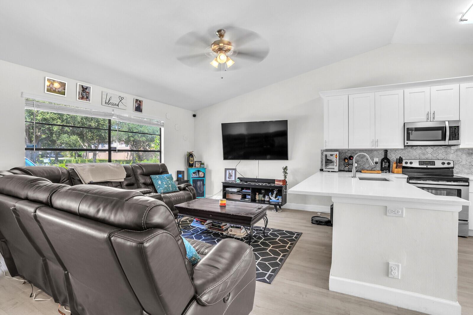 118 Sherwood Circle 8a